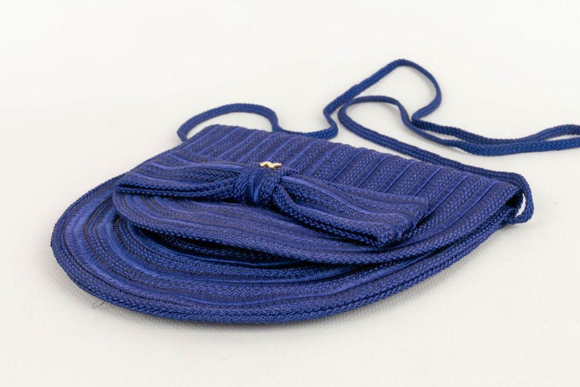 Blaue Passementerie-Tasche von Nina Ricci im Zustand „Gut“ im Angebot in SAINT-OUEN-SUR-SEINE, FR