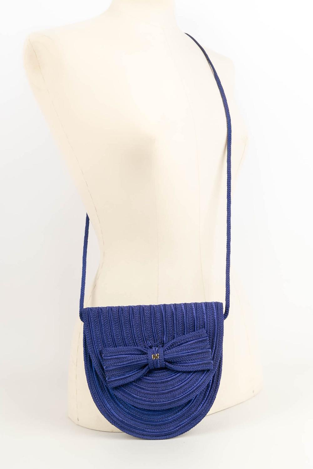 Blaue Passementerie-Tasche von Nina Ricci im Angebot 4