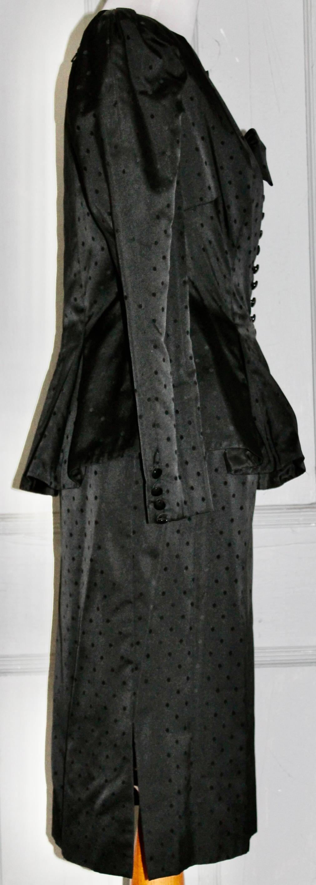 Nina Ricci 'Boutique' Paris Black Silk Suit In Excellent Condition For Sale In Sharon, CT