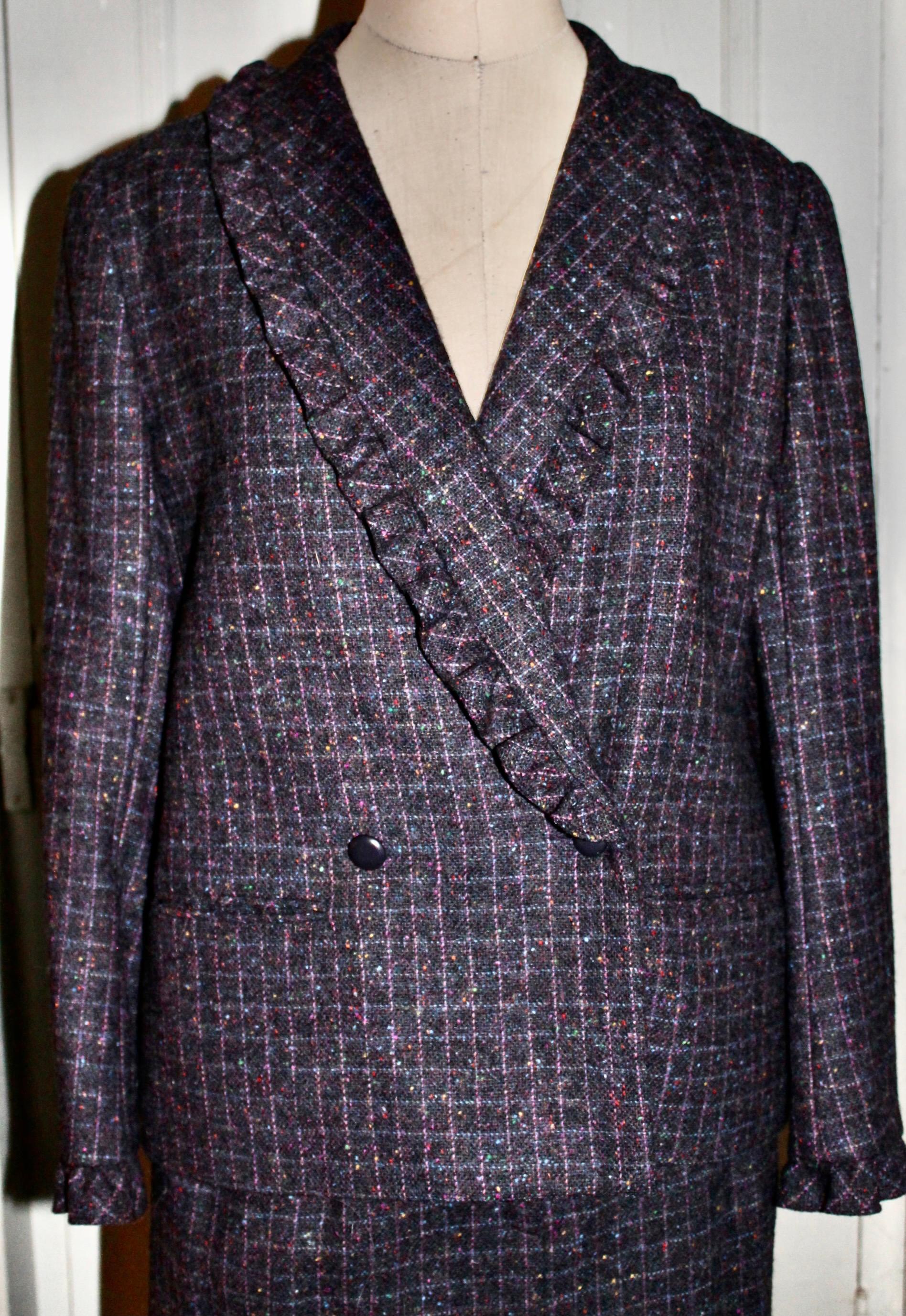 Nina Ricci Boutique Suit, Paris France In Good Condition For Sale In Sharon, CT
