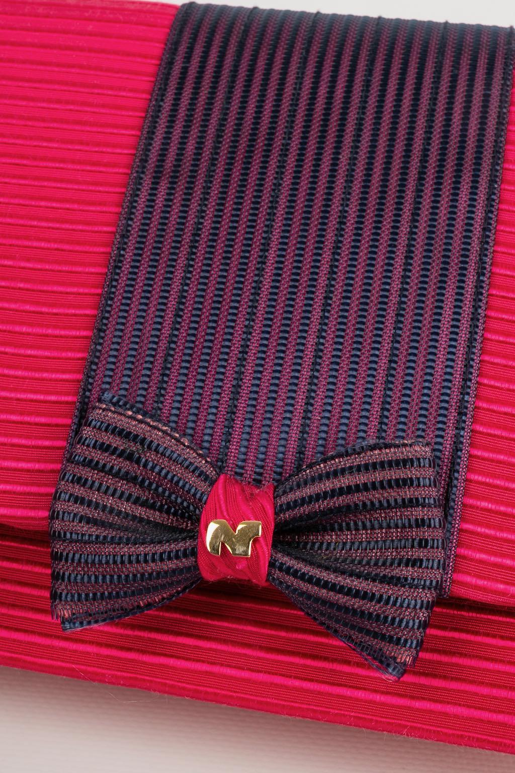Red Nina Ricci clutch bag For Sale