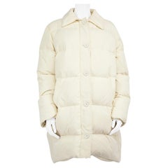 Nina Ricci Cremefarbener Daunen-Puffermantel Größe M
