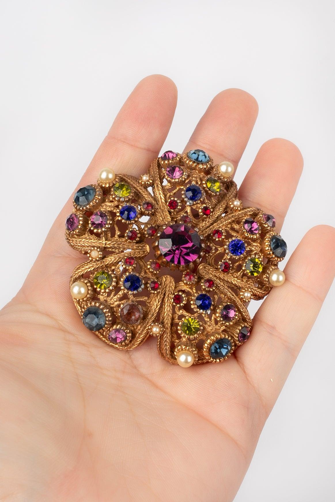 Nina Ricci Flower Brooch with Colored Rhinestones and Pearls For Sale 2