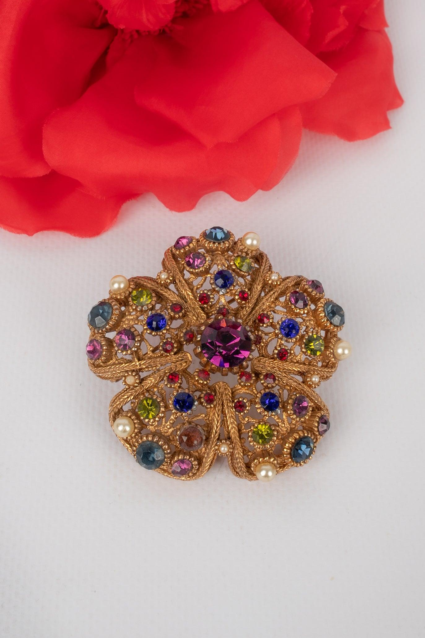 Nina Ricci Flower Brooch with Colored Rhinestones and Pearls For Sale 3