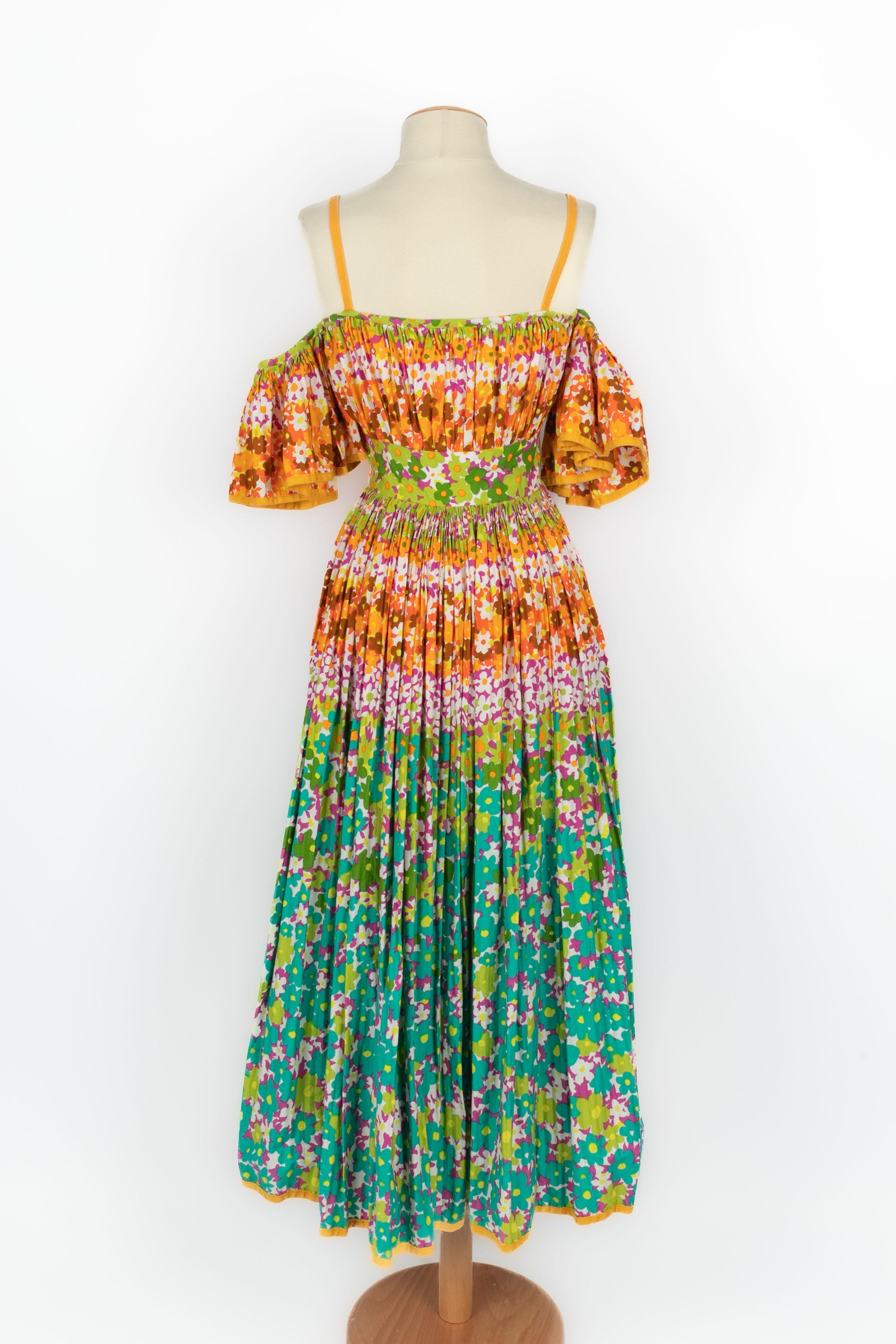 Robe à fleurs Nina Ricci Excellent état - En vente à SAINT-OUEN-SUR-SEINE, FR