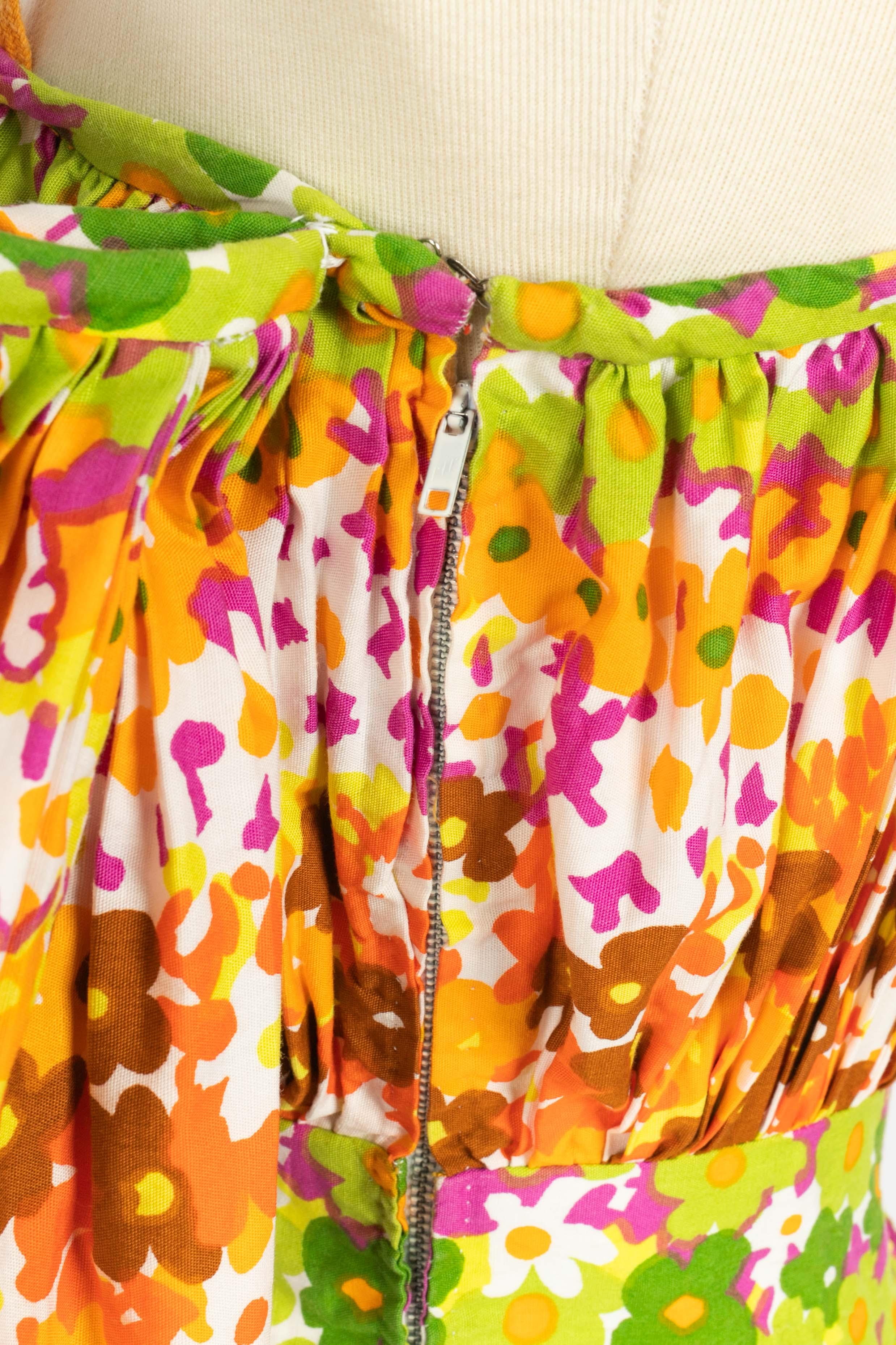 Robe à fleurs Nina Ricci en vente 1