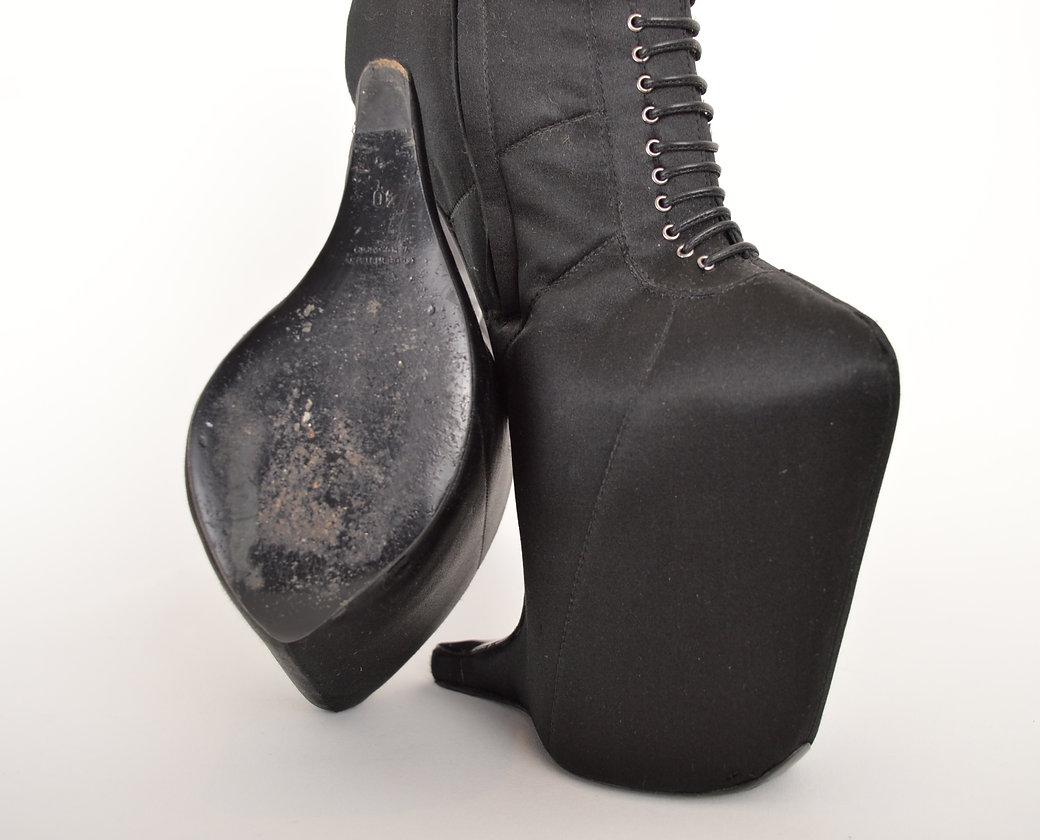 Women's or Men's Nina Ricci Fw/2009 Runway Black Satin Platform Heel-Less Boots