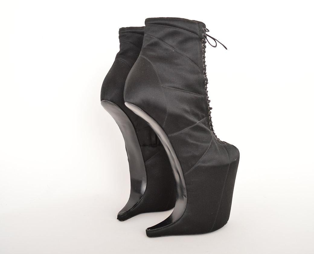 Nina Ricci Fw/2009 Runway Black Satin Platform Heel-Less Boots 2