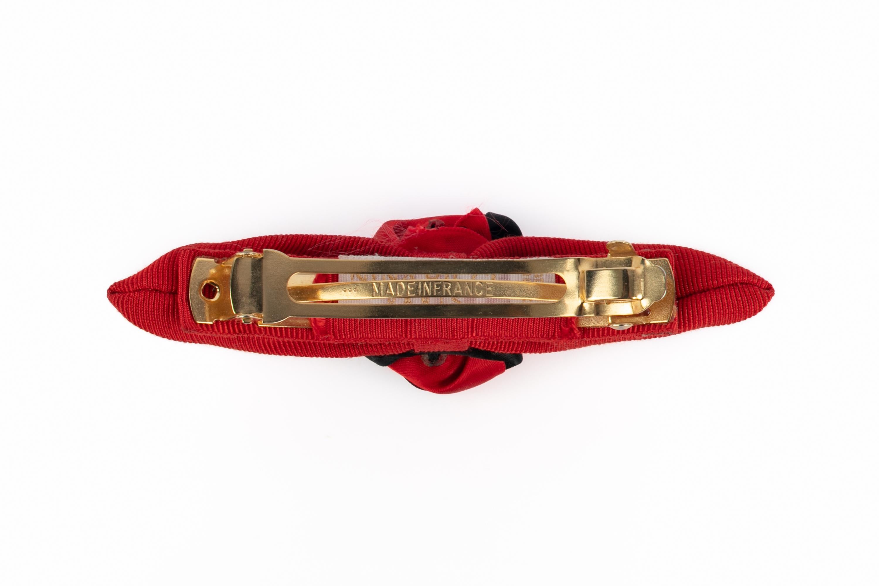 Barrette Nina Ricci Bon état - En vente à SAINT-OUEN-SUR-SEINE, FR