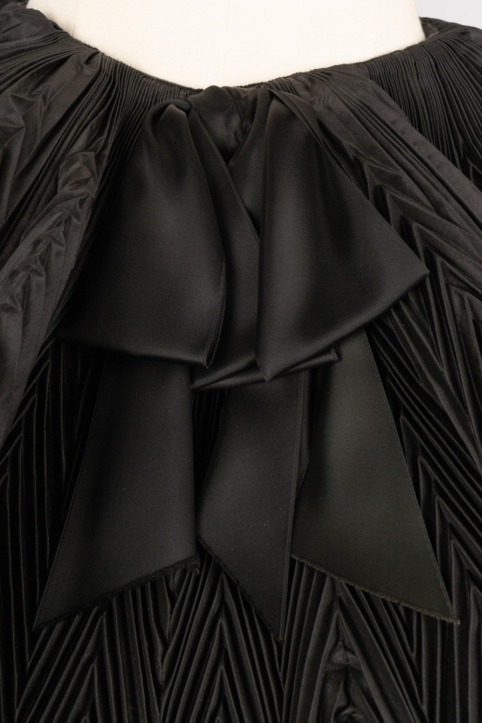 Nina Ricci Haute Couture Kreisrock aus schwarzem Taft mit schwarzem Taftbezug im Angebot 1