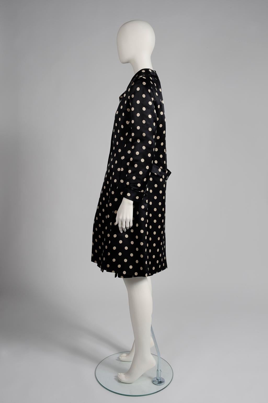 Nina Ricci Haute Couture gepunktetes Kleid & Mantel-Ensemble  im Zustand „Gut“ im Angebot in Geneva, CH