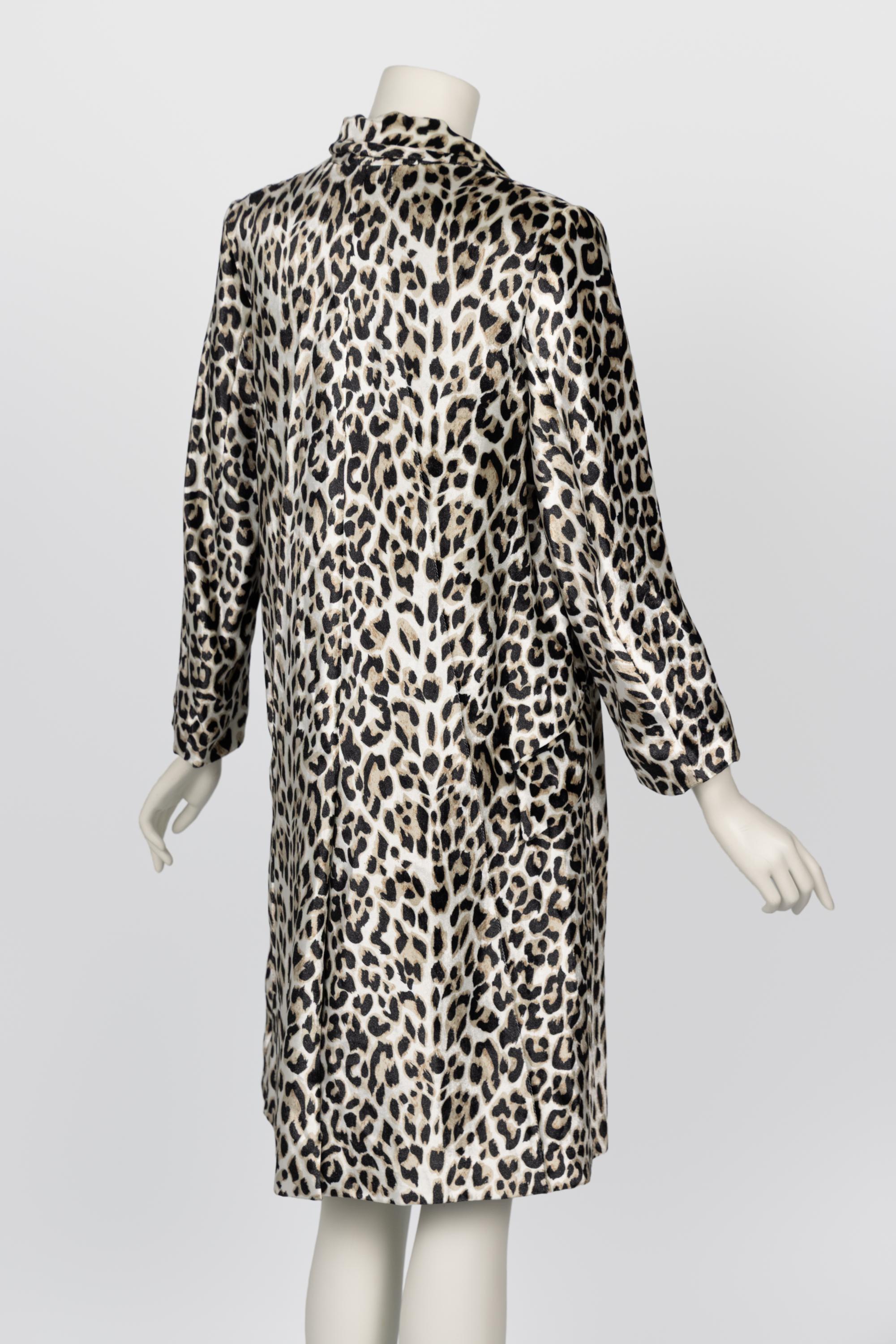 Donna Nina Ricci Cappotto in velluto di seta con stampa leopardo P/E 2017 in vendita