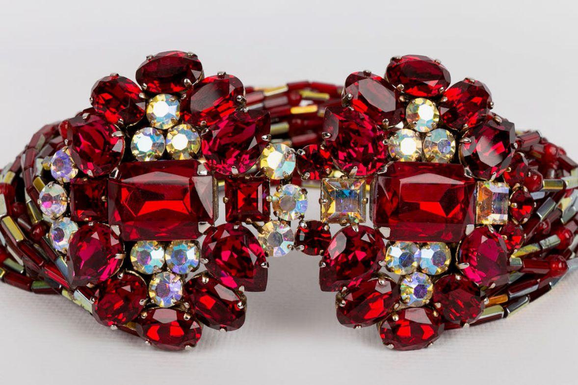 Nina Ricci Collier de perles tubulaires rouges et fermoir à bijoux Pour femmes en vente