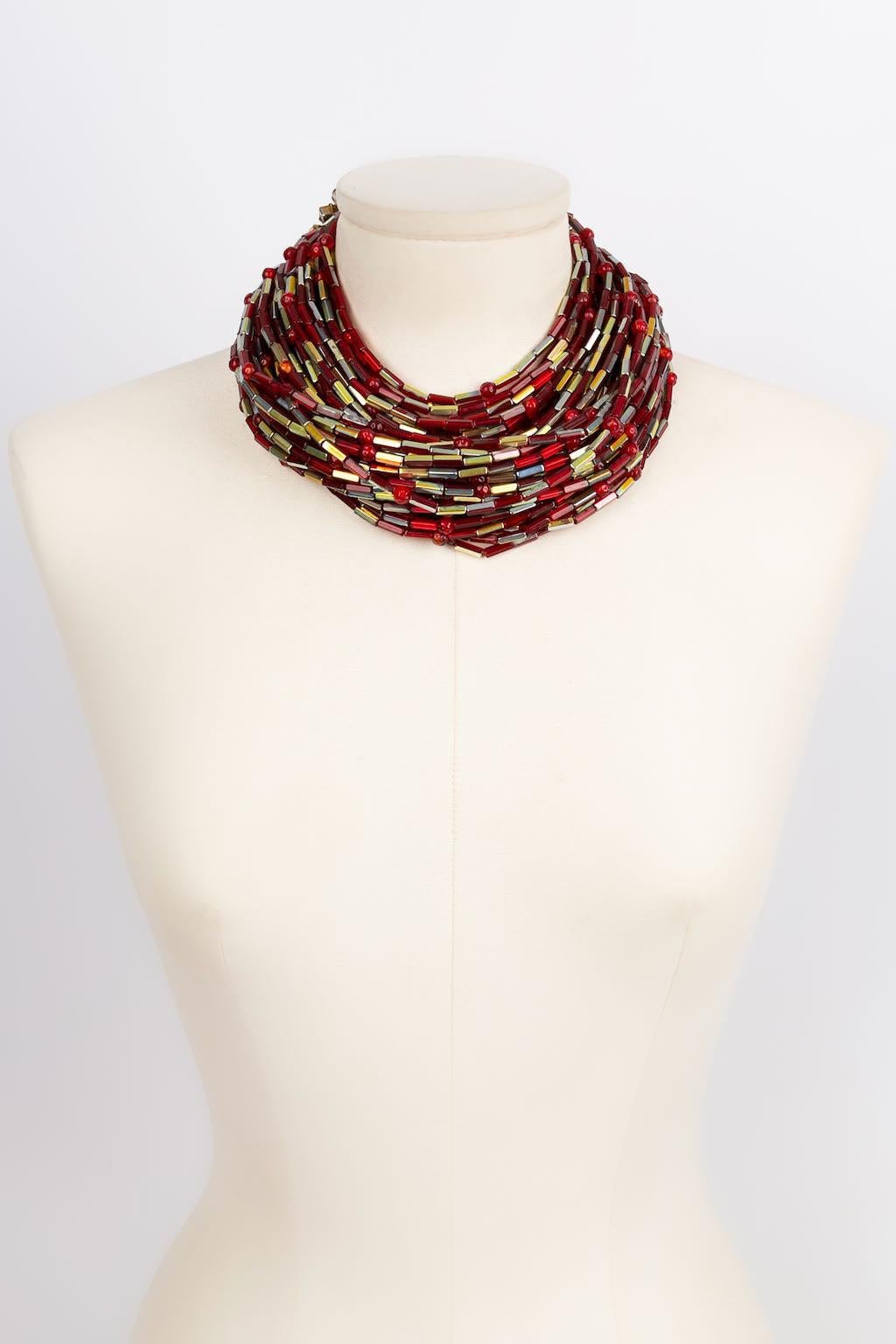 Nina Ricci Halskette mit roten Tubularperlen und Schmuckverschluss im Angebot 4