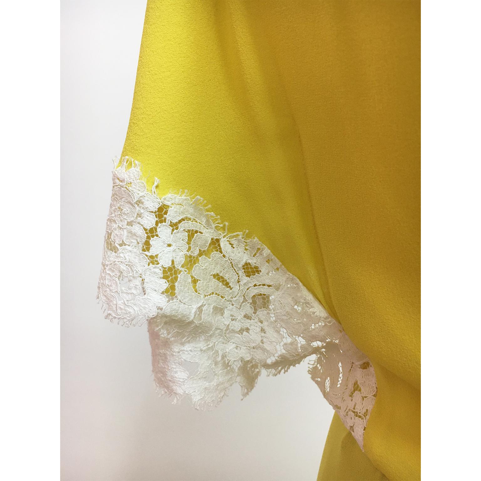 Nina Ricci Olivier Theyskens Sample Dress Gown Yellow Black Lace circa 2010 For Sale 2
