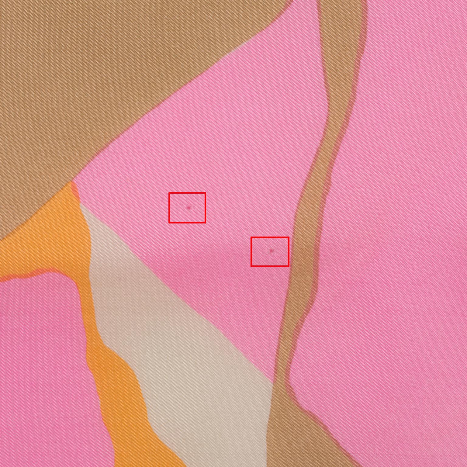 Echarpe en soie Nina Ricci Paris Imprimé abstrait des années 1970 en rose et orange en vente 4