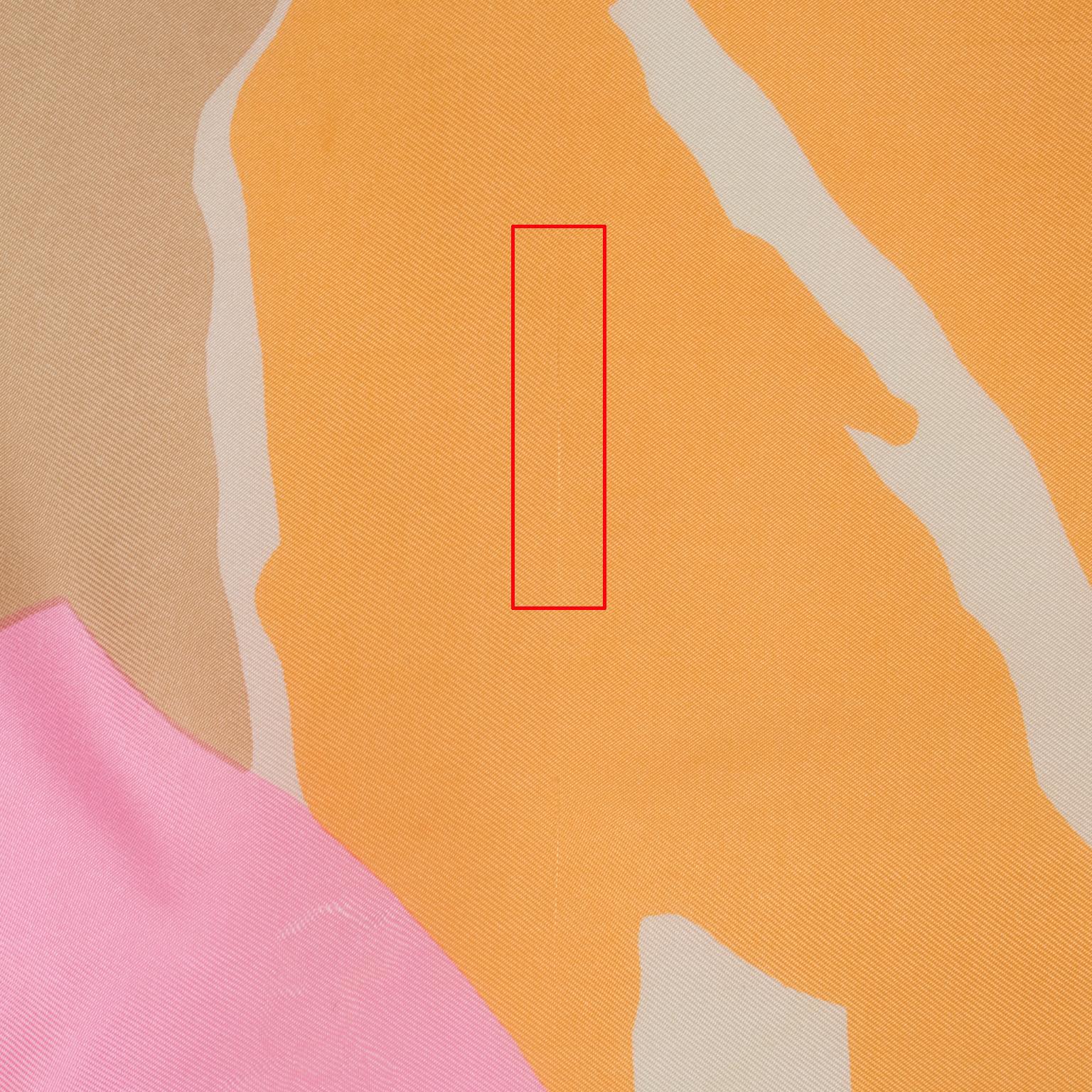 Echarpe en soie Nina Ricci Paris Imprimé abstrait des années 1970 en rose et orange en vente 5