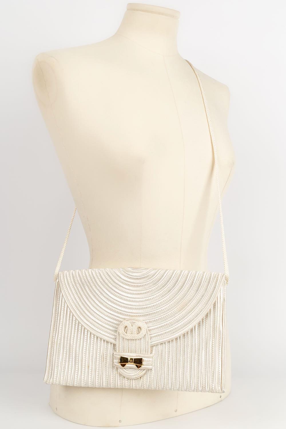 Nina Ricci Passementerie Pouch Clutch Bag In Good Condition For Sale In SAINT-OUEN-SUR-SEINE, FR