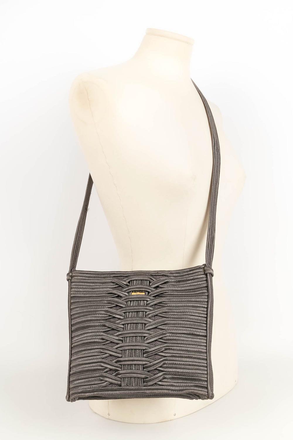 Nina Ricci Shoulder Bag in Gray For Sale 3