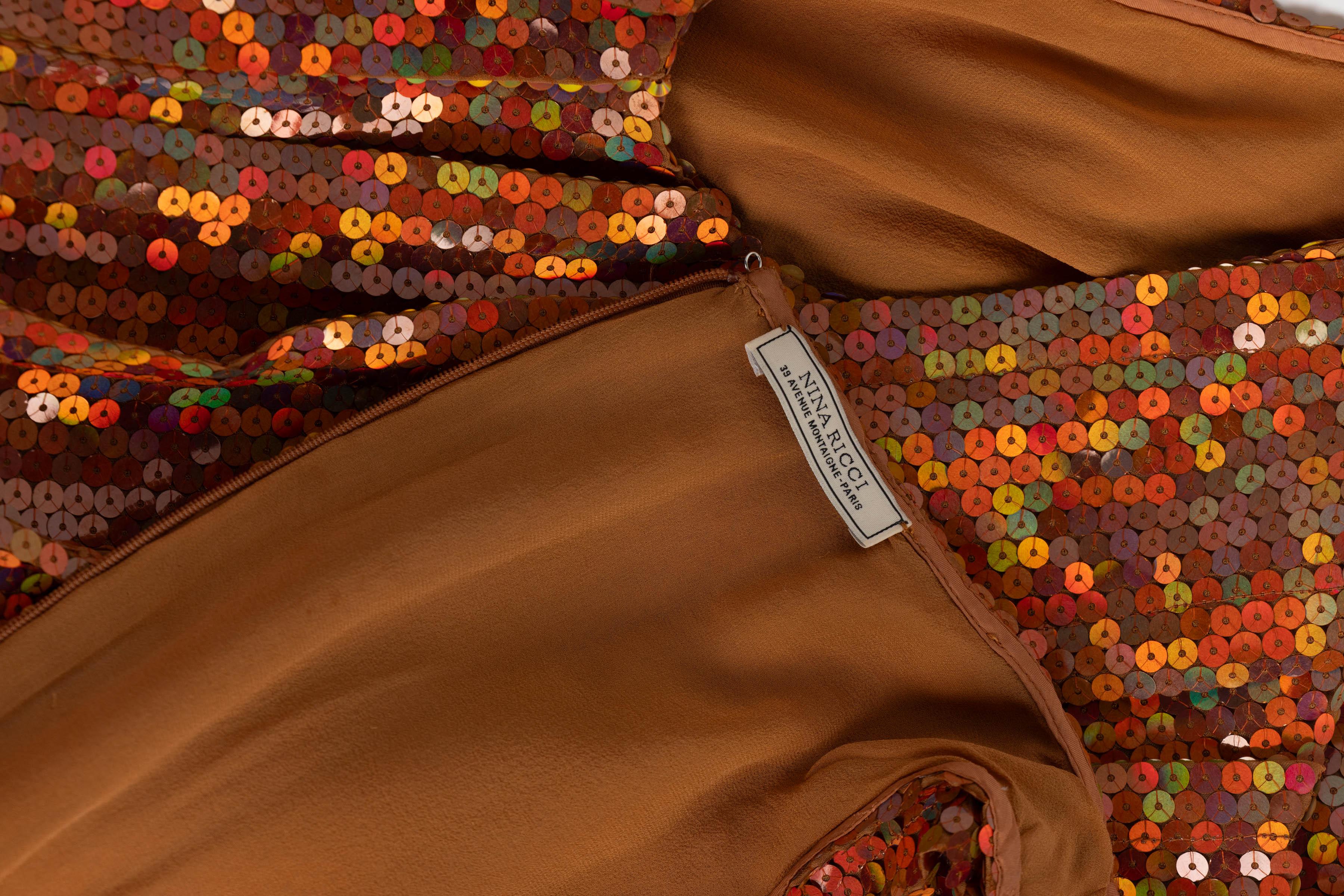 Nina Ricci - Robe fourreau de cocktail sans manches orange à sequins cuivrés, 2016 en vente 3