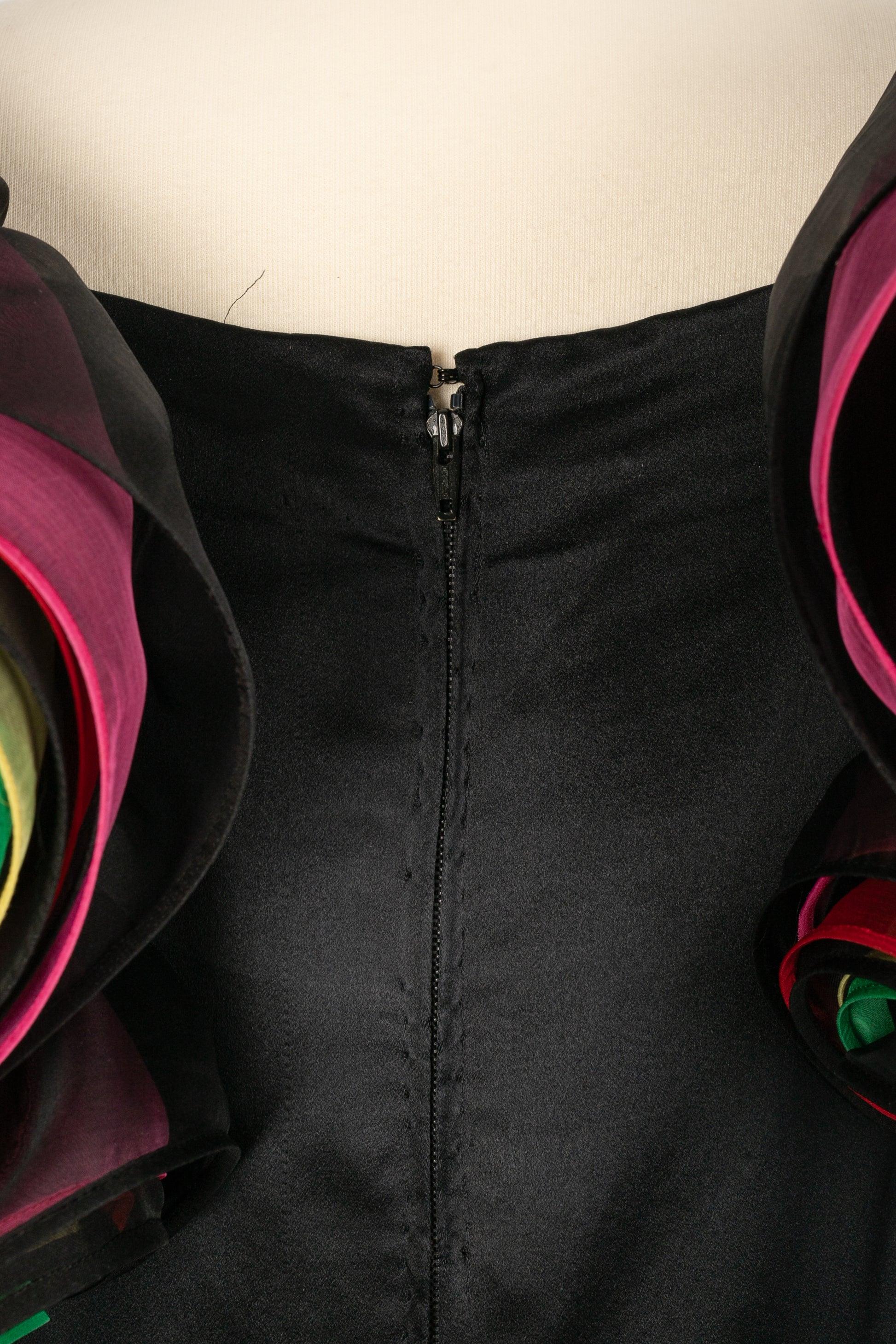 Nina Ricci Vestido de terciopelo con muselina multicolor con volantes en los hombros, 1987/1988 en venta 3