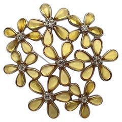 NINA RICCI Blumenbrosche mit Juwelen und gelben Harzblüten und Kristallen im Vintage-Stil