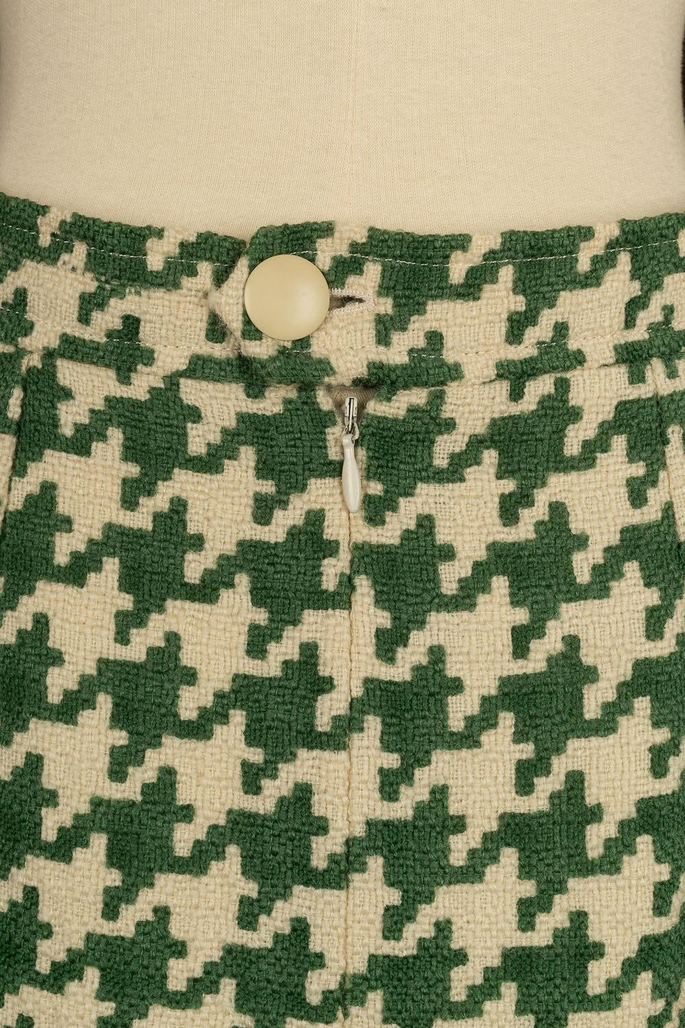 Nina Ricci Woolen Outfit with Green Houndstooth Pattern For Sale 9