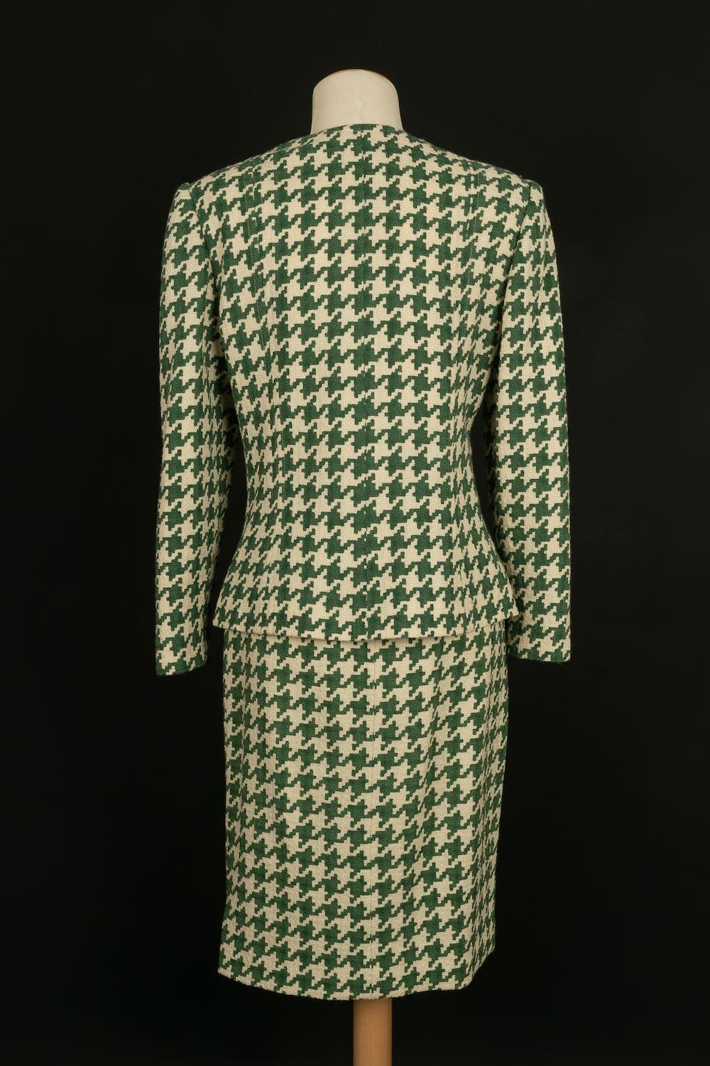 Nina Ricci Woolen Outfit with Green Houndstooth Pattern In Excellent Condition For Sale In SAINT-OUEN-SUR-SEINE, FR
