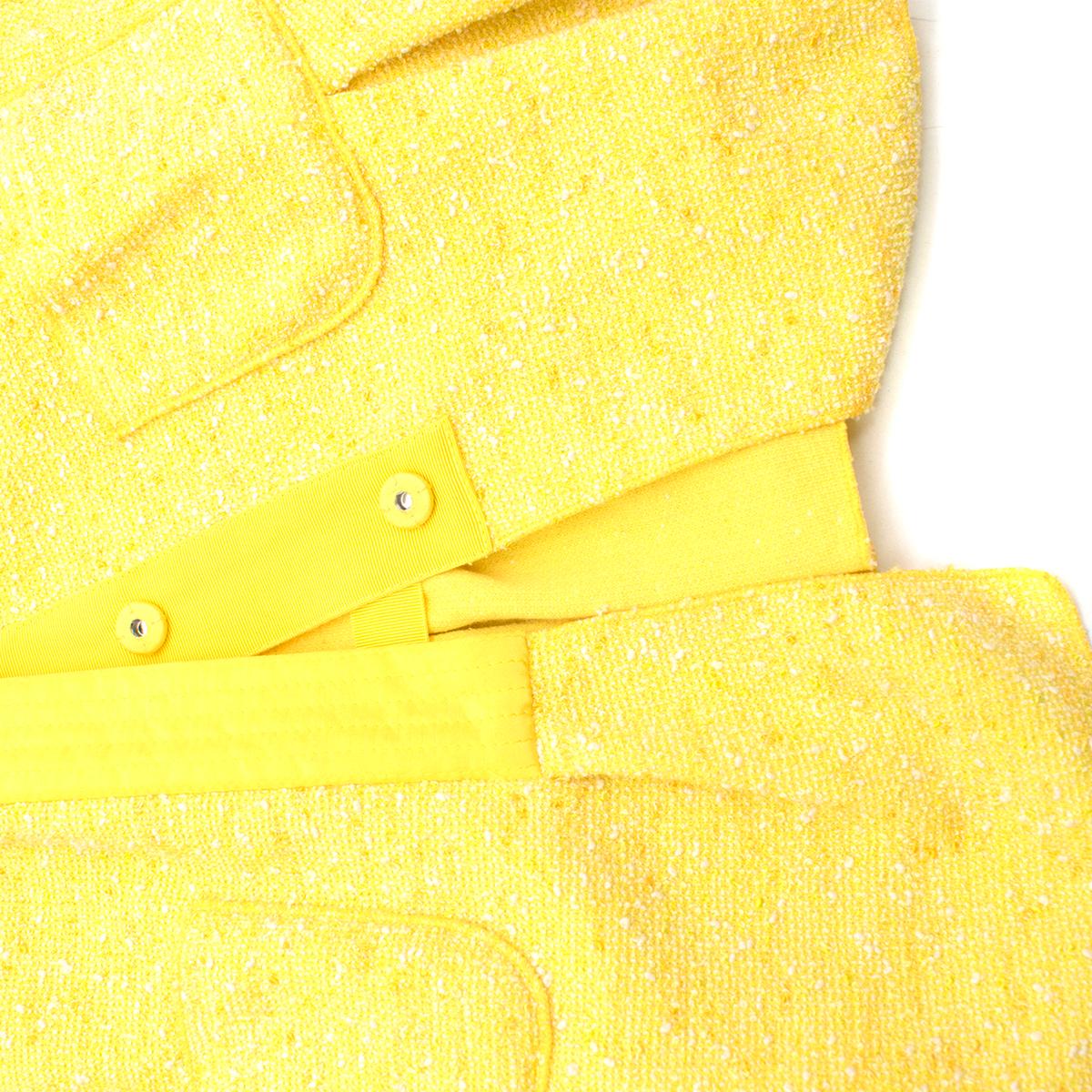 Nina Ricci Yellow Tweed Jacket - Size US 6 For Sale 3