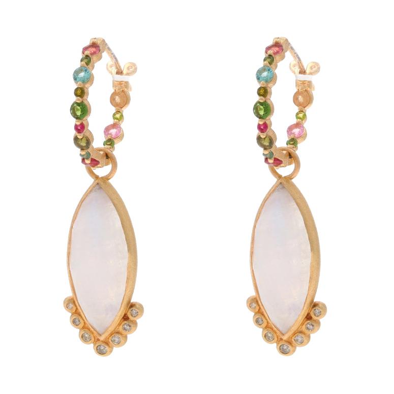 Taille ronde Nina Wynn, pendants d'oreilles Dia Convert Dia en or jaune 18 carats en vente