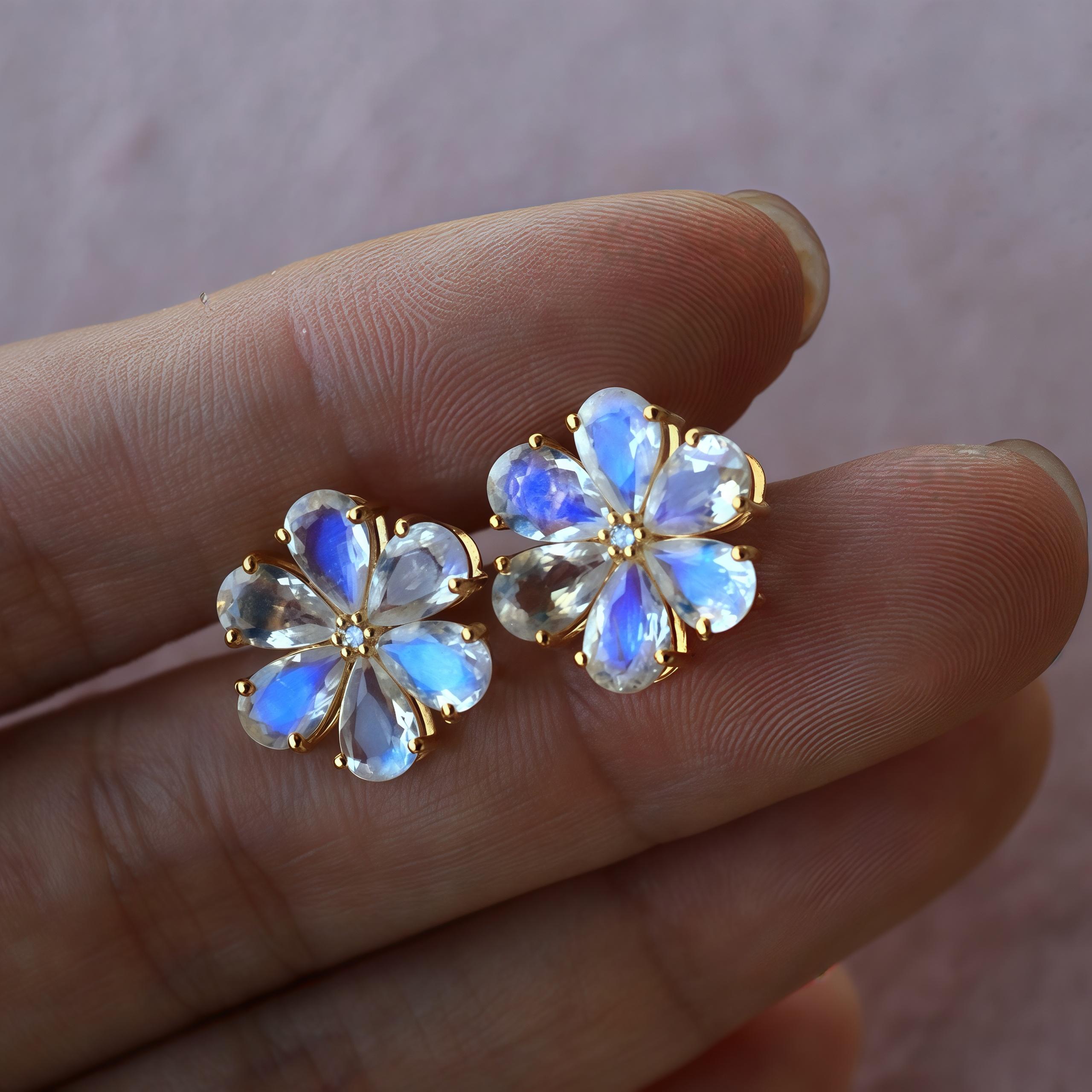 Orecchini Nina Zhou con pietra di luna e diamante da 4,25 ct. In condizioni Nuovo in vendita a Rowland Heights, CA