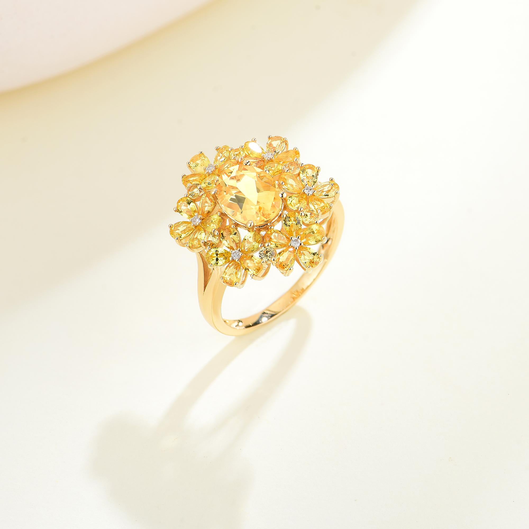 Nina Zhou 5,06ctw Gelb Saphir Citrin Diamant Blüte Cocktail Ring (Brillantschliff) im Angebot