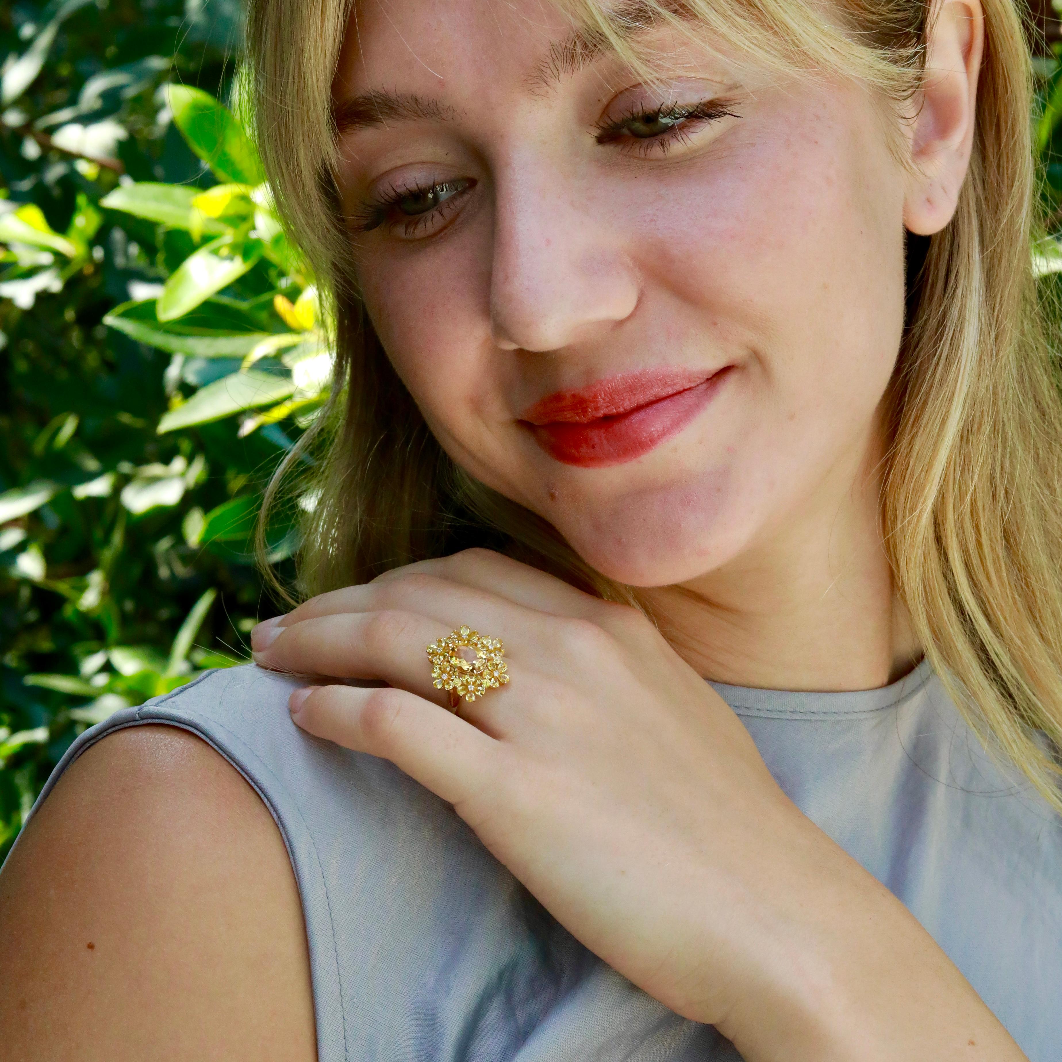 Nina Zhou 5,06ctw Gelb Saphir Citrin Diamant Blüte Cocktail Ring im Zustand „Neu“ im Angebot in Rowland Heights, CA