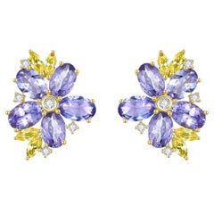Nina Zhou Orecchini a fiore di diamante con zaffiro giallo e tanzanite da 6,19 carati