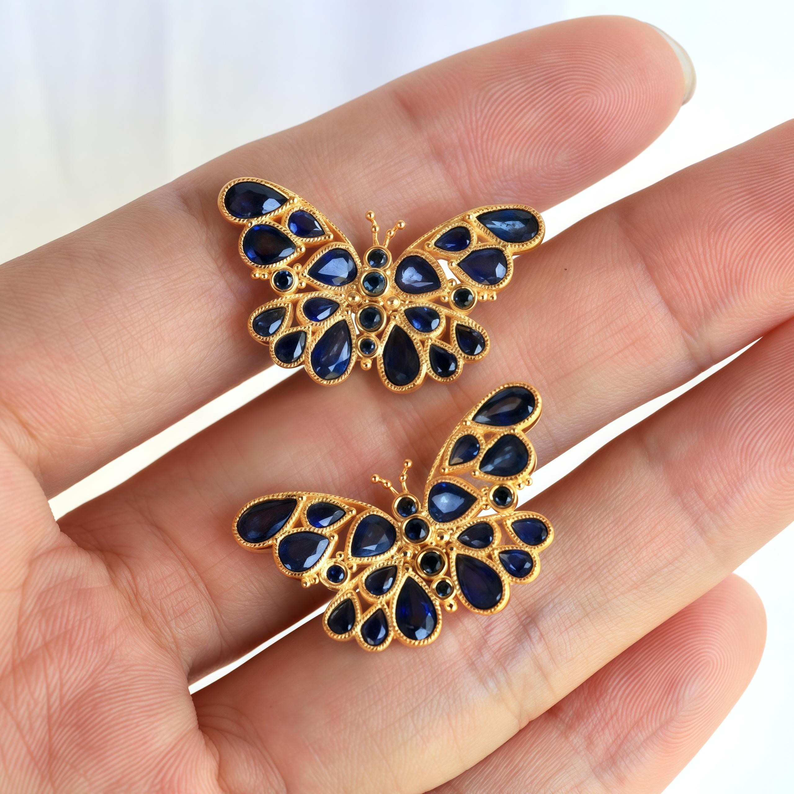 Moderno Nina Zhou Orecchini a farfalla con zaffiro da 5,80 carati in vendita