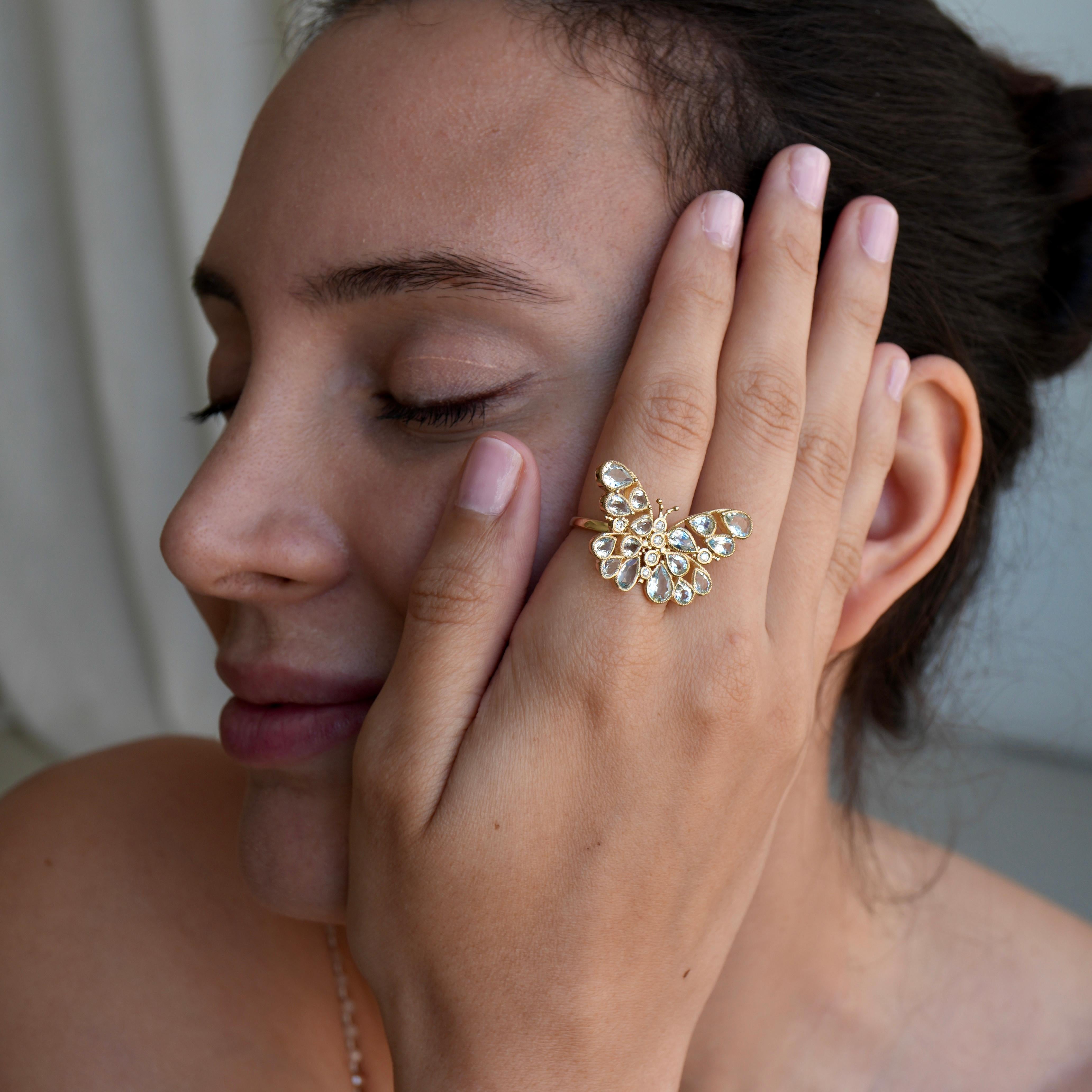 Anillo de Cóctel Nina Zhou Mariposa Aguamarina Diamante Moderno en venta