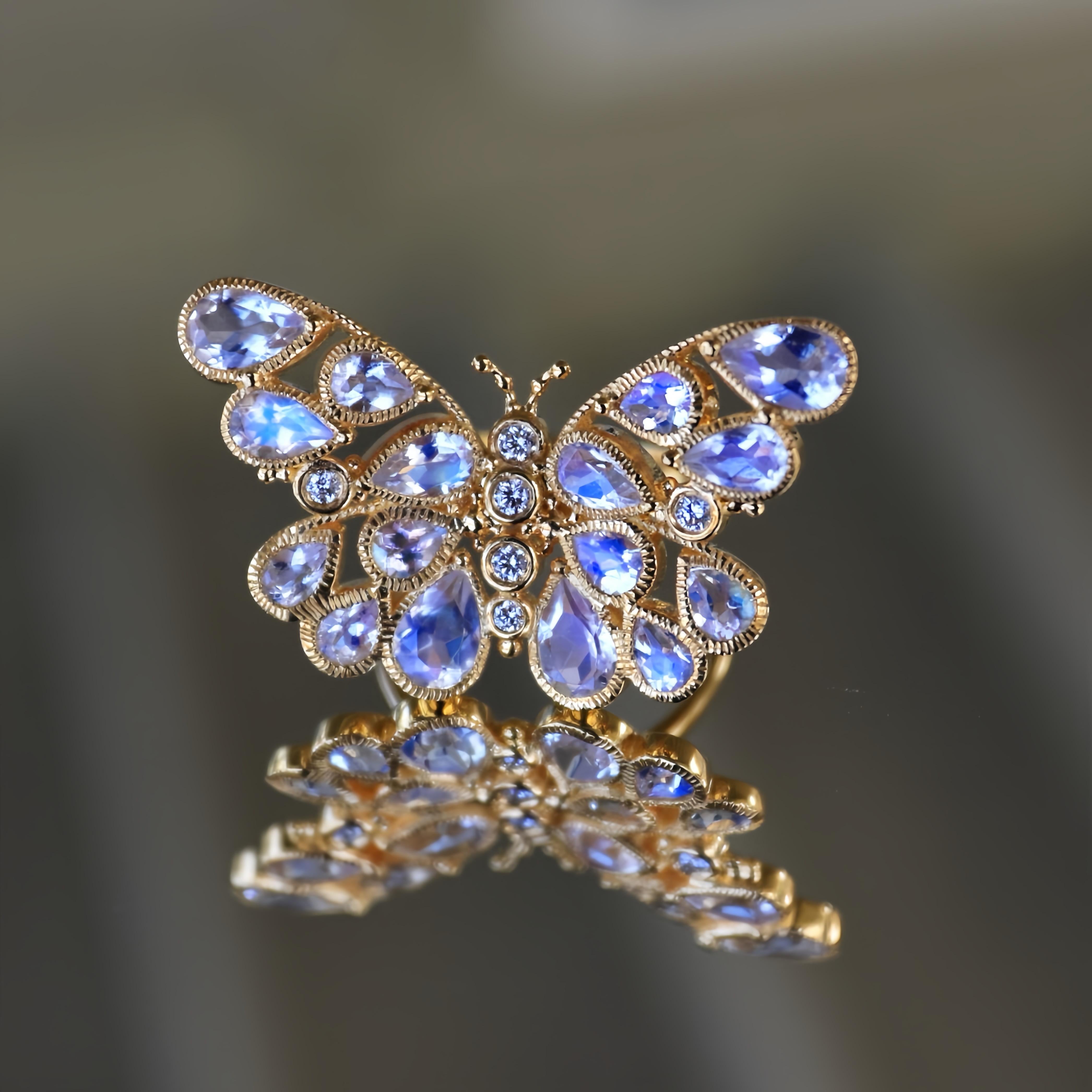 Nina Zhou Butterfly 3.25ctw Moonstone & Diamond Cocktail Ring For Sale 9