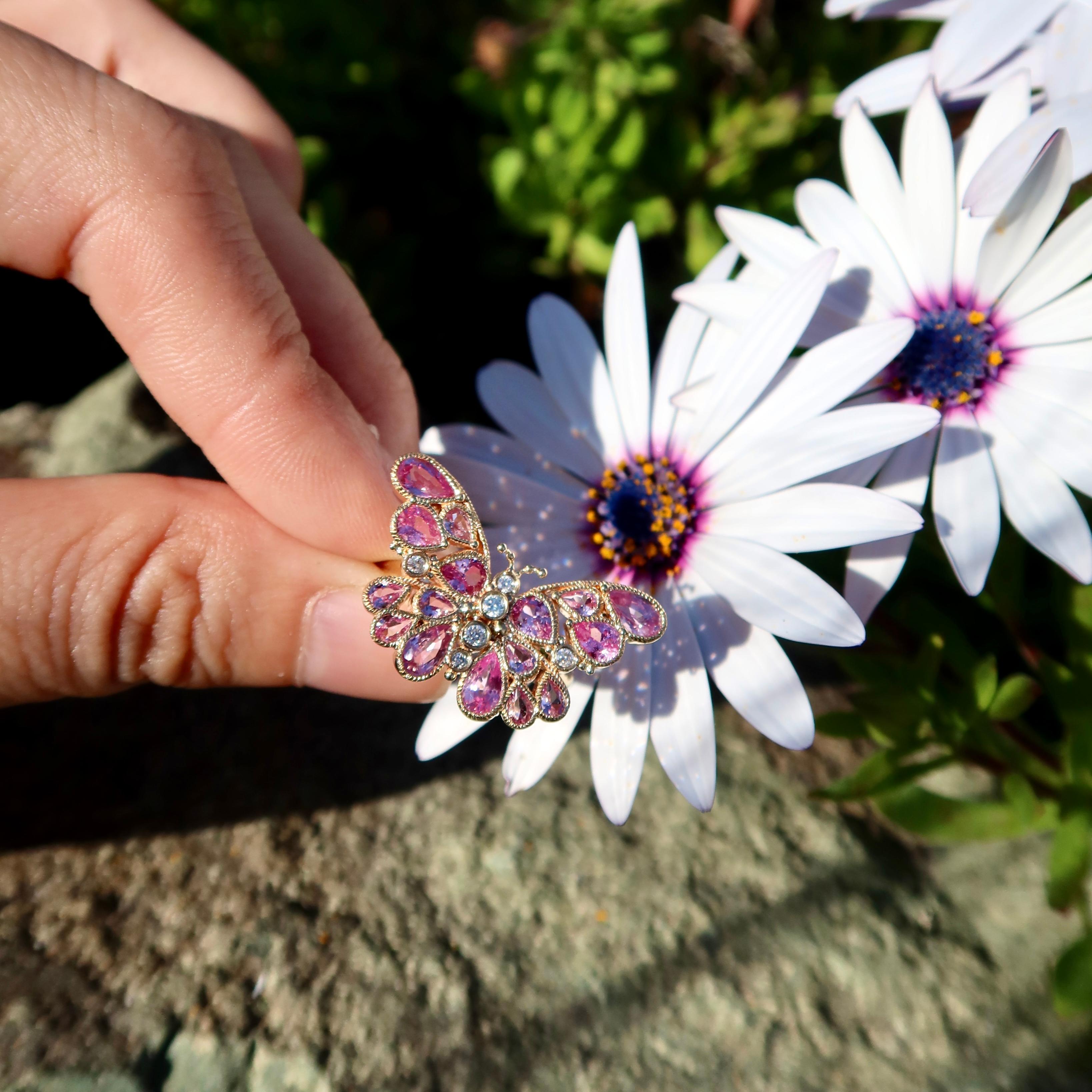 Anillo de Cóctel Nina Zhou Zafiro Rosa Mariposa Diamante Moderno en venta