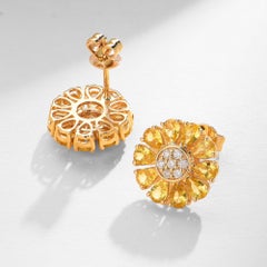 Nina Zhou Orecchini a fiore con zaffiro giallo e diamante da 2,67 ct.