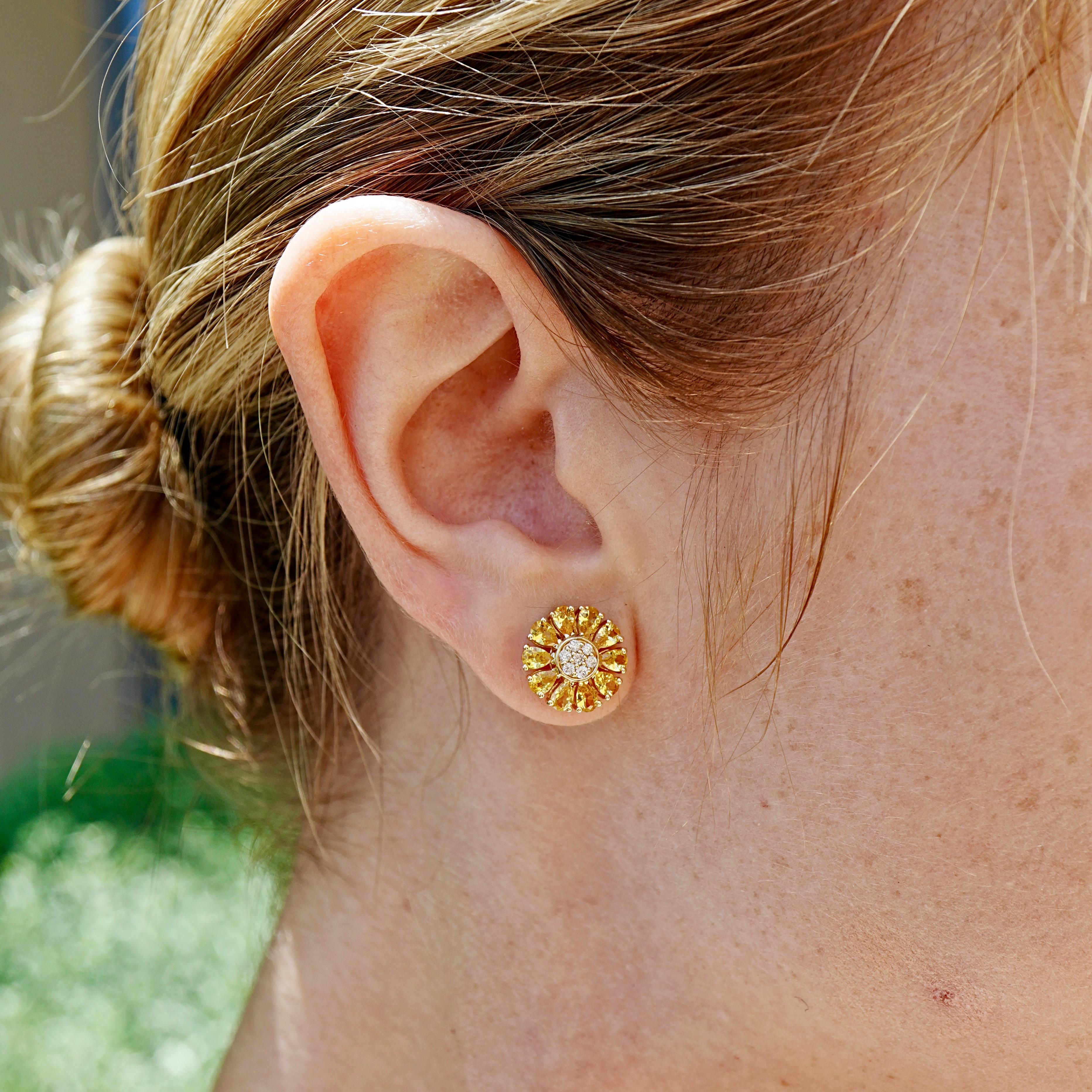 Nina Zhou Daisy 2.67ctw Yellow Sapphire & Diamond Flower Earrings en vente 3