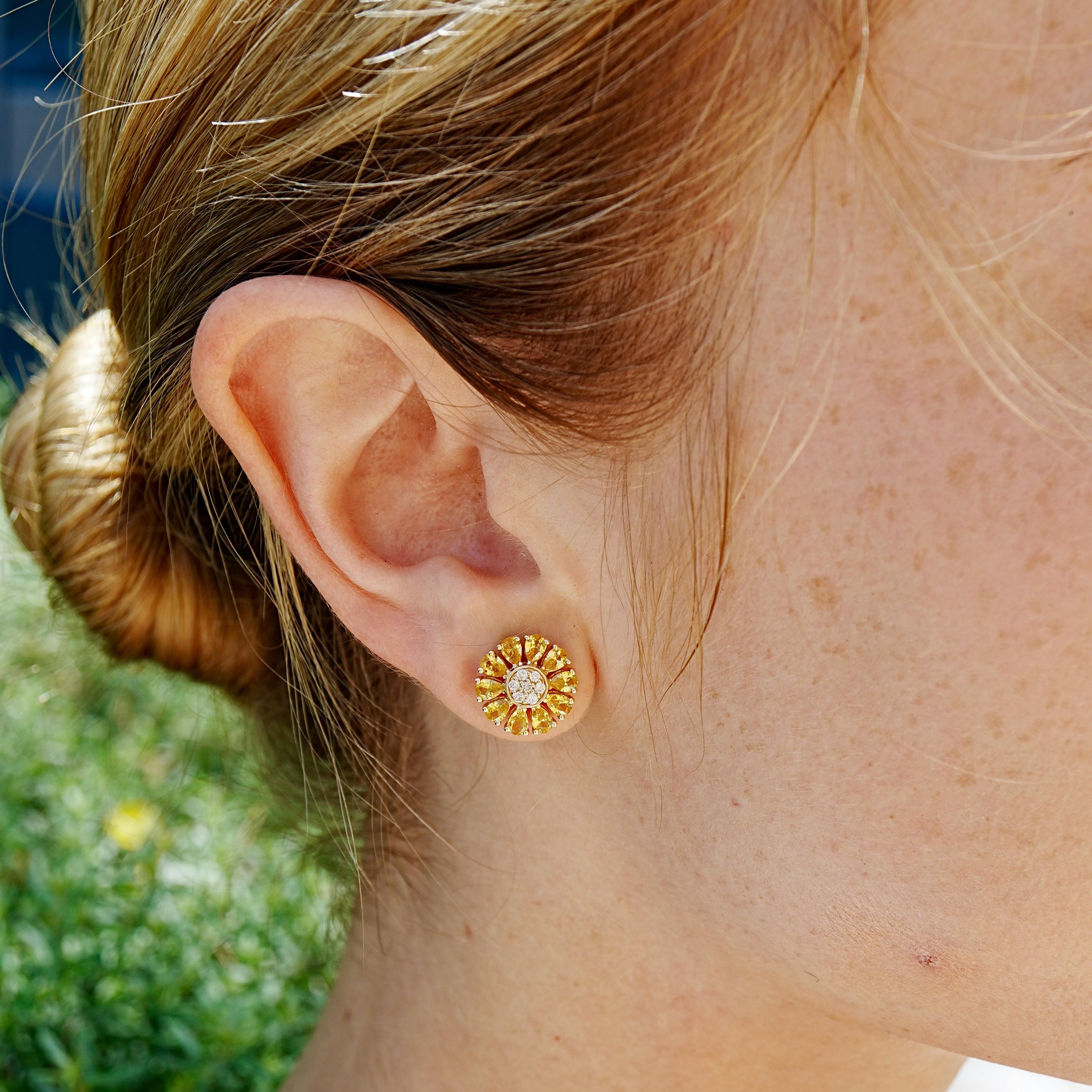 Nina Zhou Daisy 2.67ctw Yellow Sapphire & Diamond Flower Earrings en vente 2