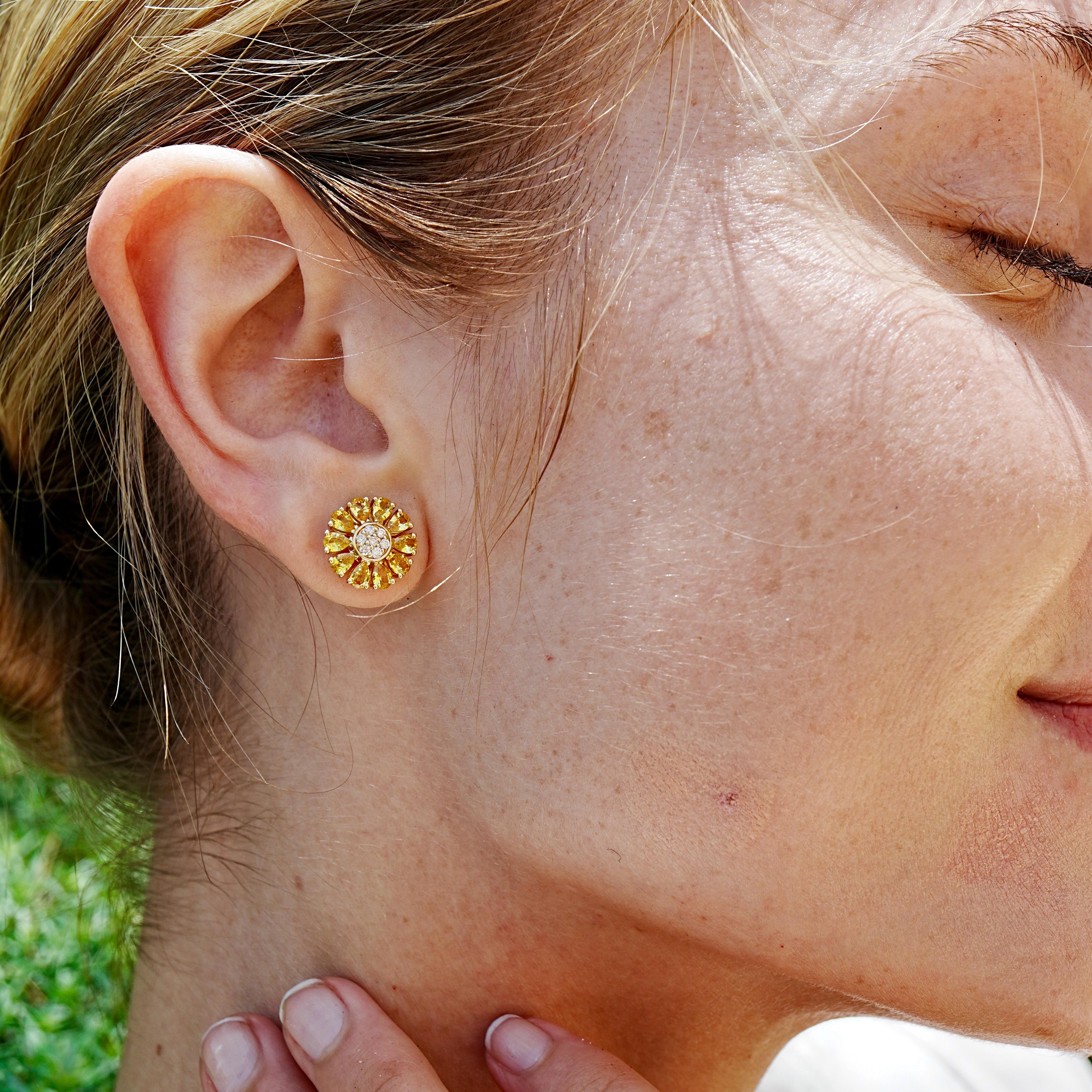 Taille Marquise Nina Zhou Daisy 2.67ctw Yellow Sapphire & Diamond Flower Earrings en vente