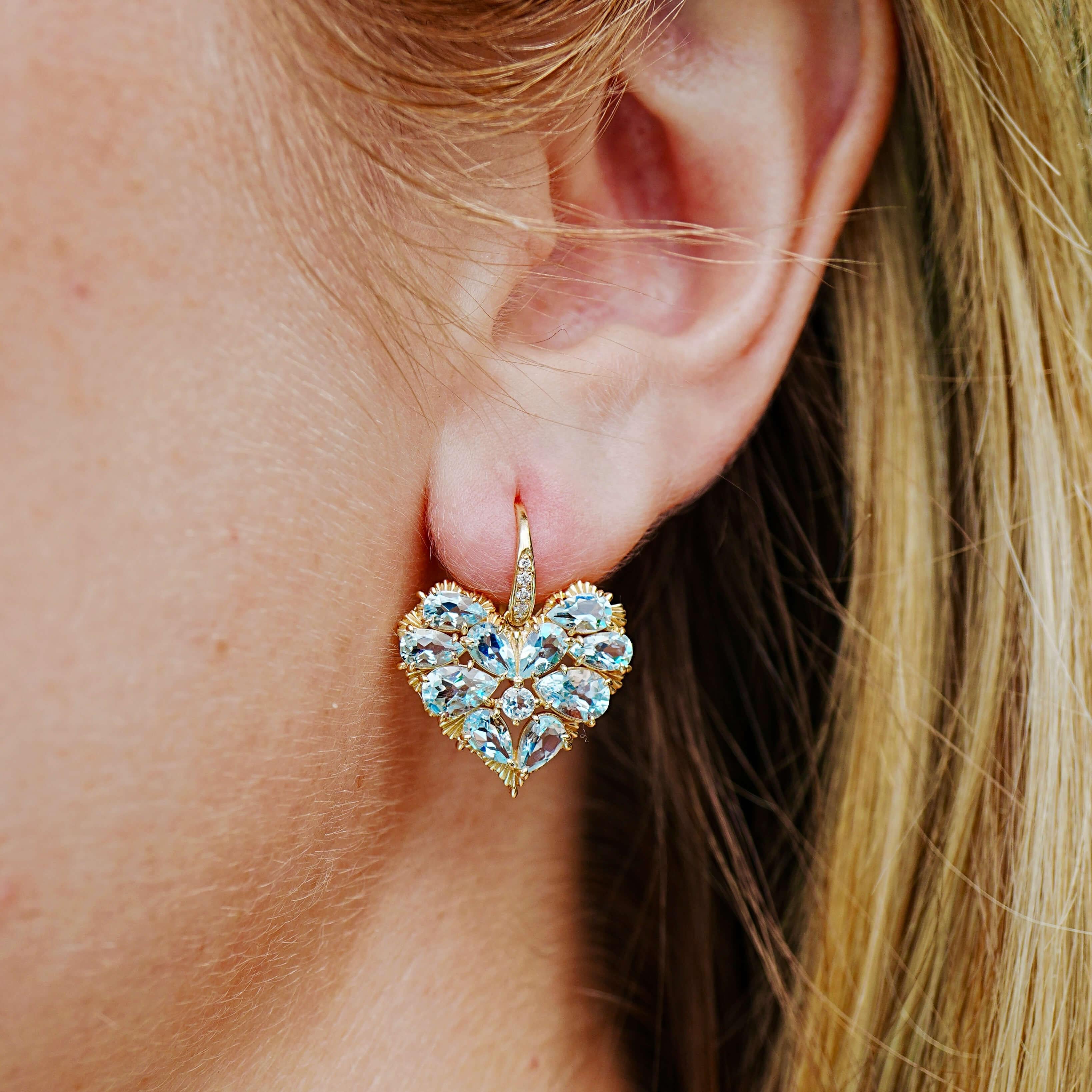 Moderno Nina Zhou Orecchini a goccia con diamante e acquamarina a cuore da 5,15 ct. in vendita