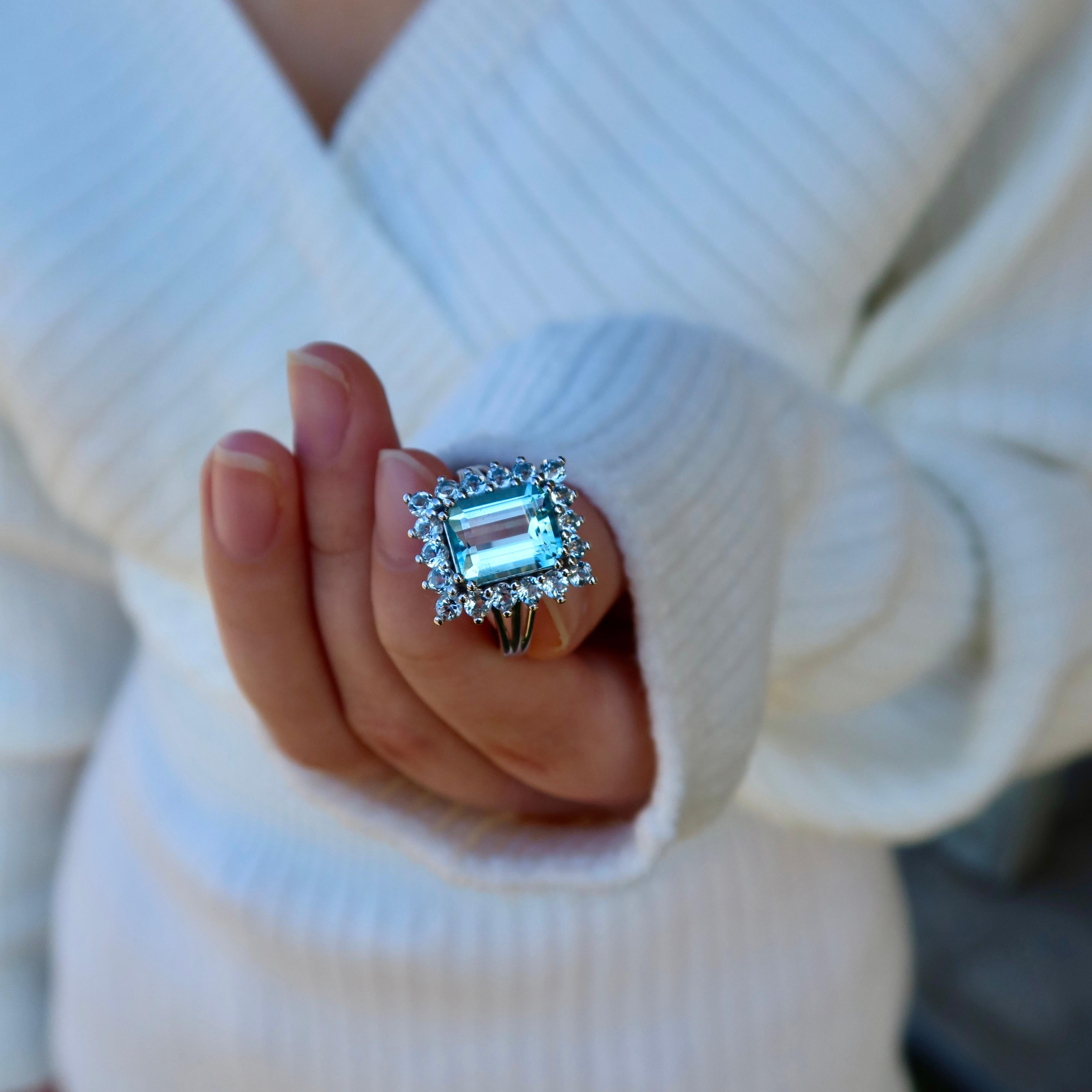 Nina Zhou Margaret 4.50 ctw Aquamarine Cocktail Ring in 14K Solid Gold In New Condition For Sale In Rowland Heights, CA