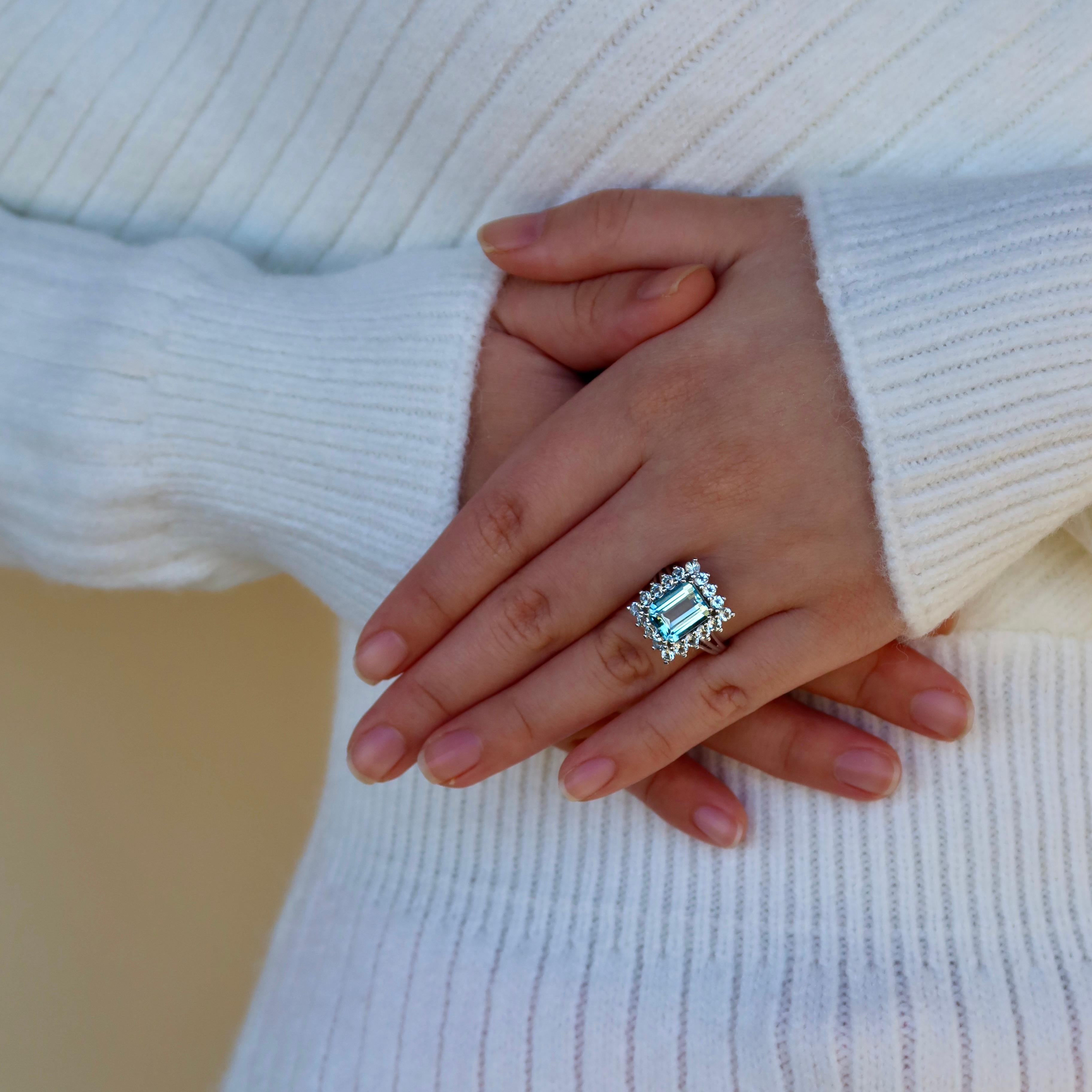 Nina Zhou Margaret 4.50 ctw Aquamarine Cocktail Ring in 14K Solid Gold For Sale 2