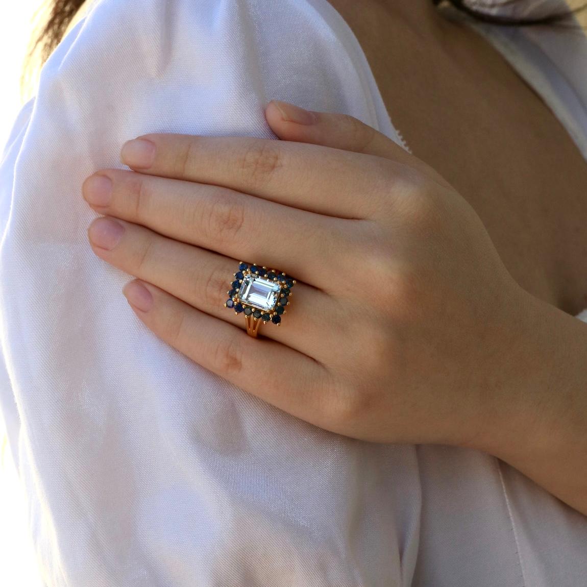 For Sale:  Nina Zhou Margaret Aquamarine Sapphire Cocktail Ring 3