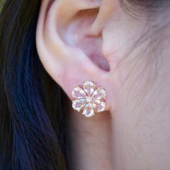 Orecchini Nina Zhou con Morganite e diamanti da 4,85 ctw e fiore del nontiscordardime