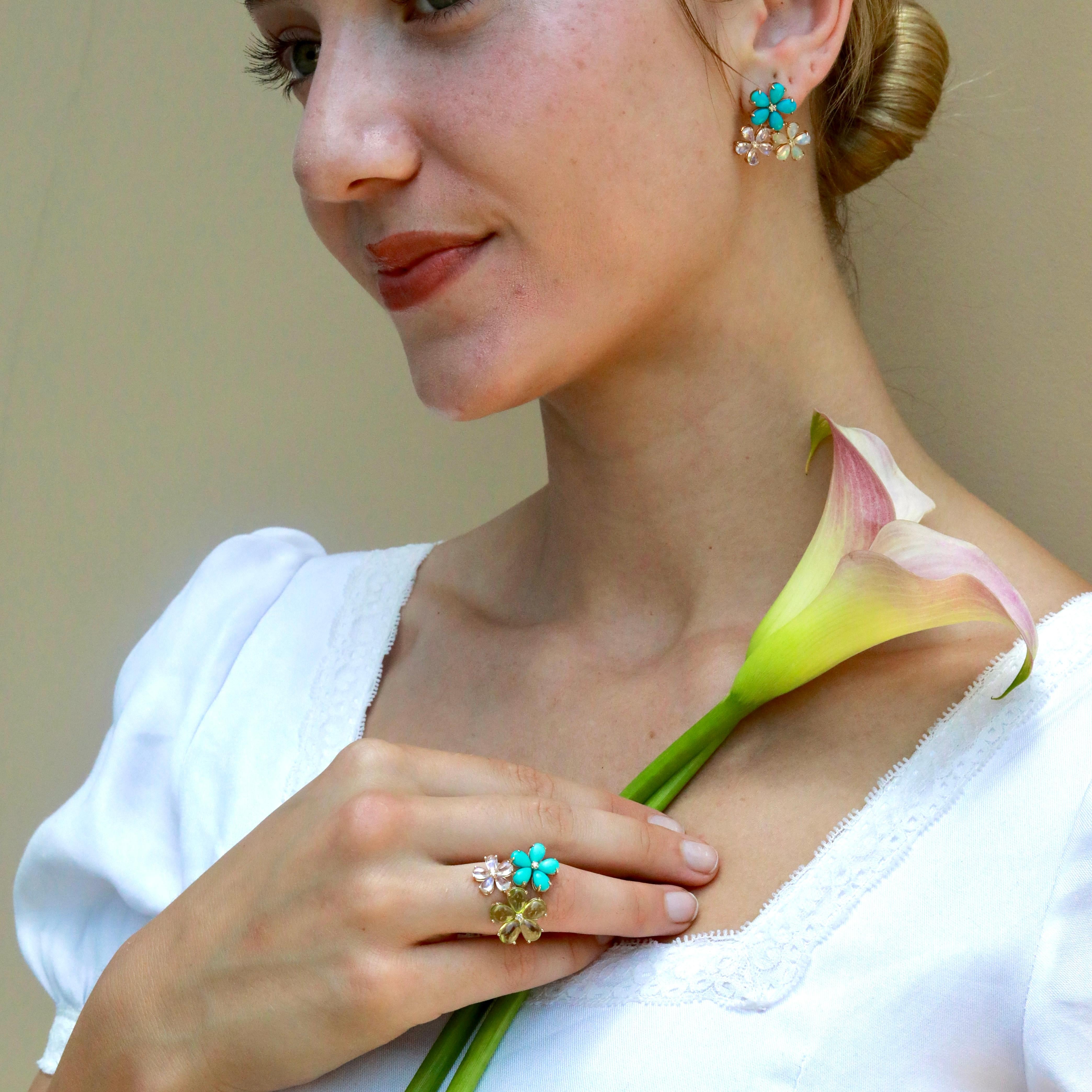 Nina Zhou 6.56 CTW Diamond Peridot Turquoise Moonstone Blossom Cocktail Ring For Sale 1