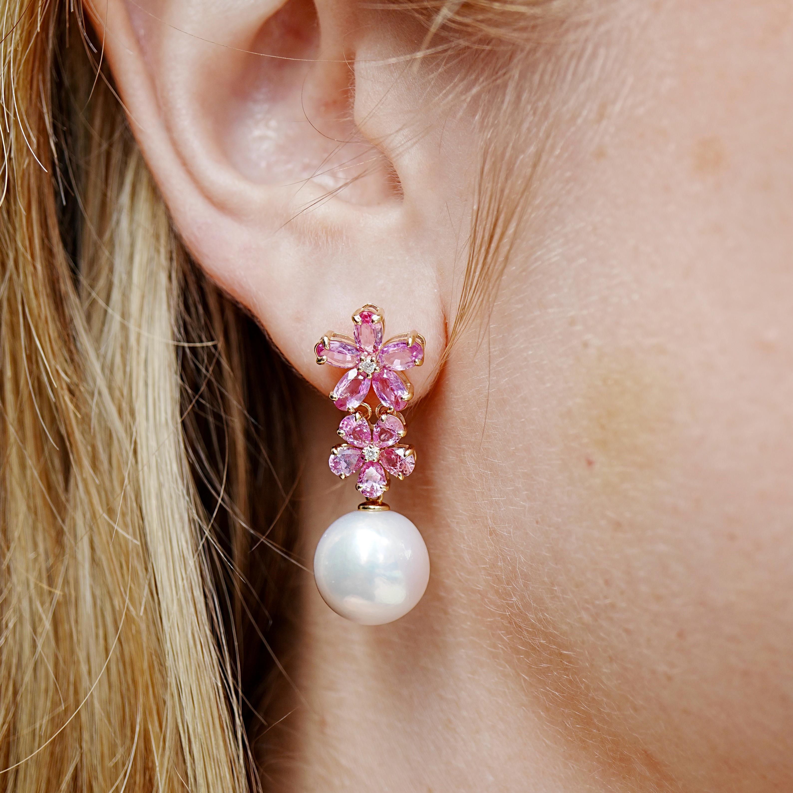 Realizzati con rari zaffiri rosa naturali - ricercati per la loro tonalità vivida e la loro luminosità femminile - questi orecchini convertibili sbocciano in una delicata simmetria. Ogni zaffiro viene accuratamente selezionato per il suo colore e la