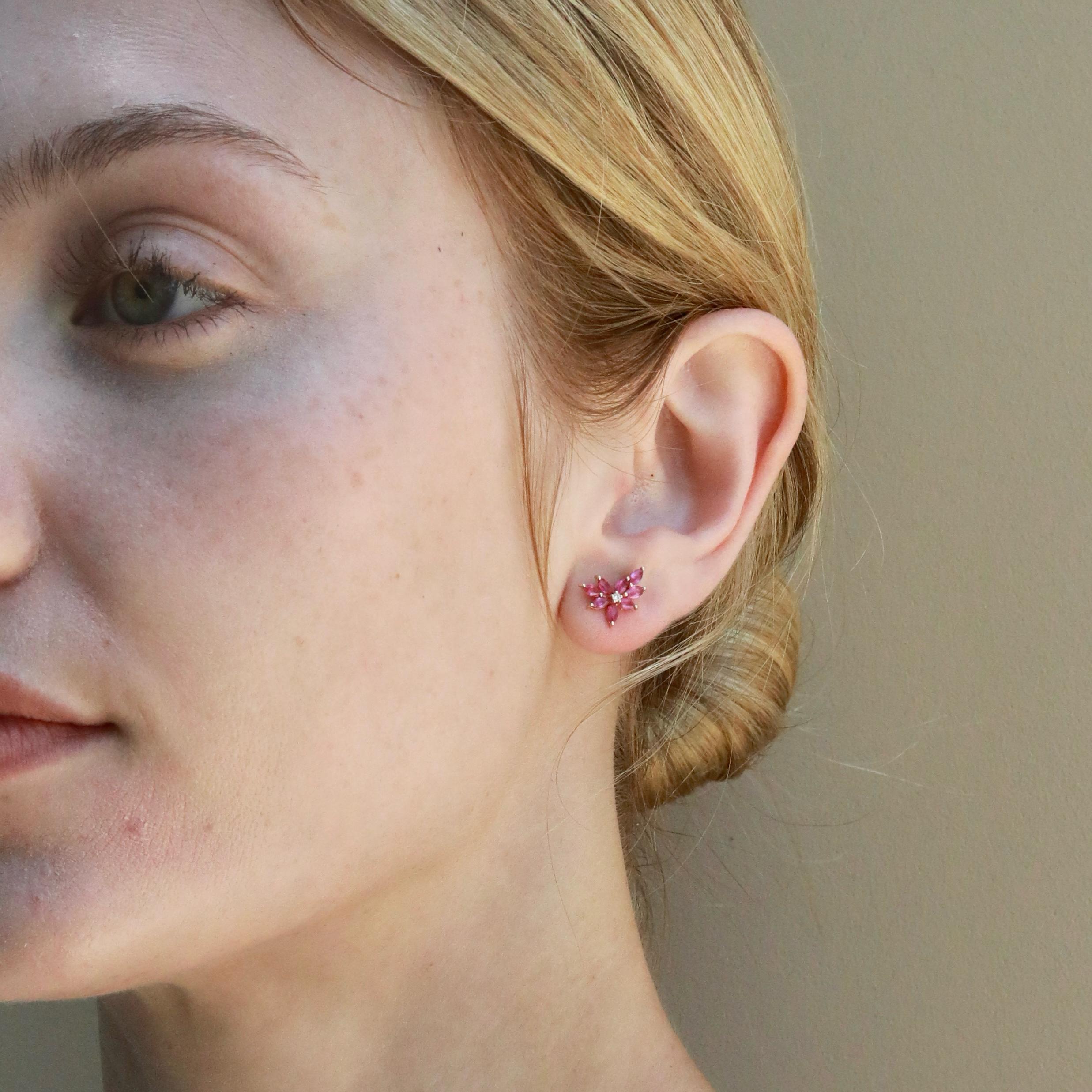 Taille Marquise Boucles d'oreilles Nina Zhou Saphir rose Diamant petite grappe en vente